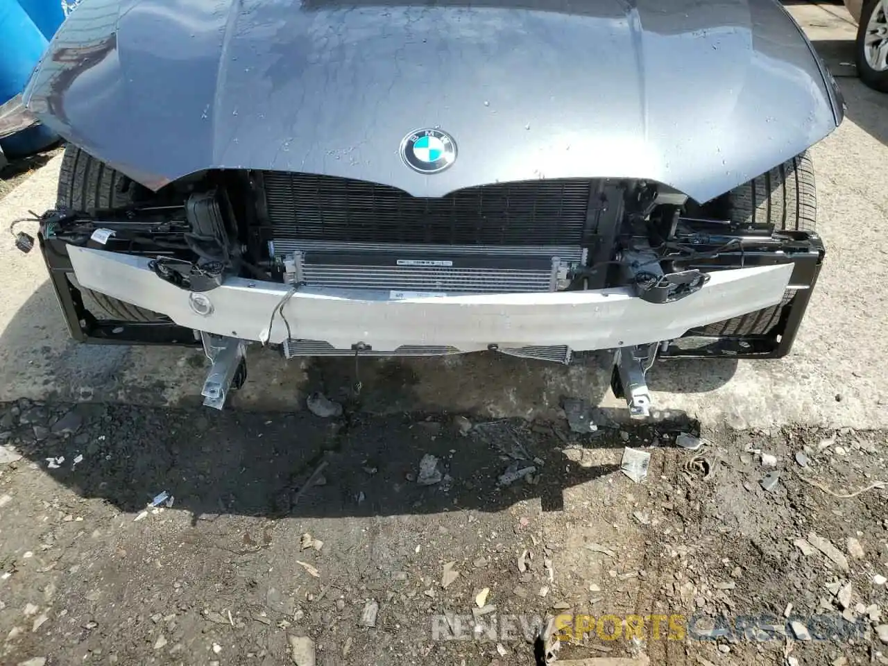 9 Photograph of a damaged car 3MW5R7J00N8C44308 BMW 3 SERIES 2022