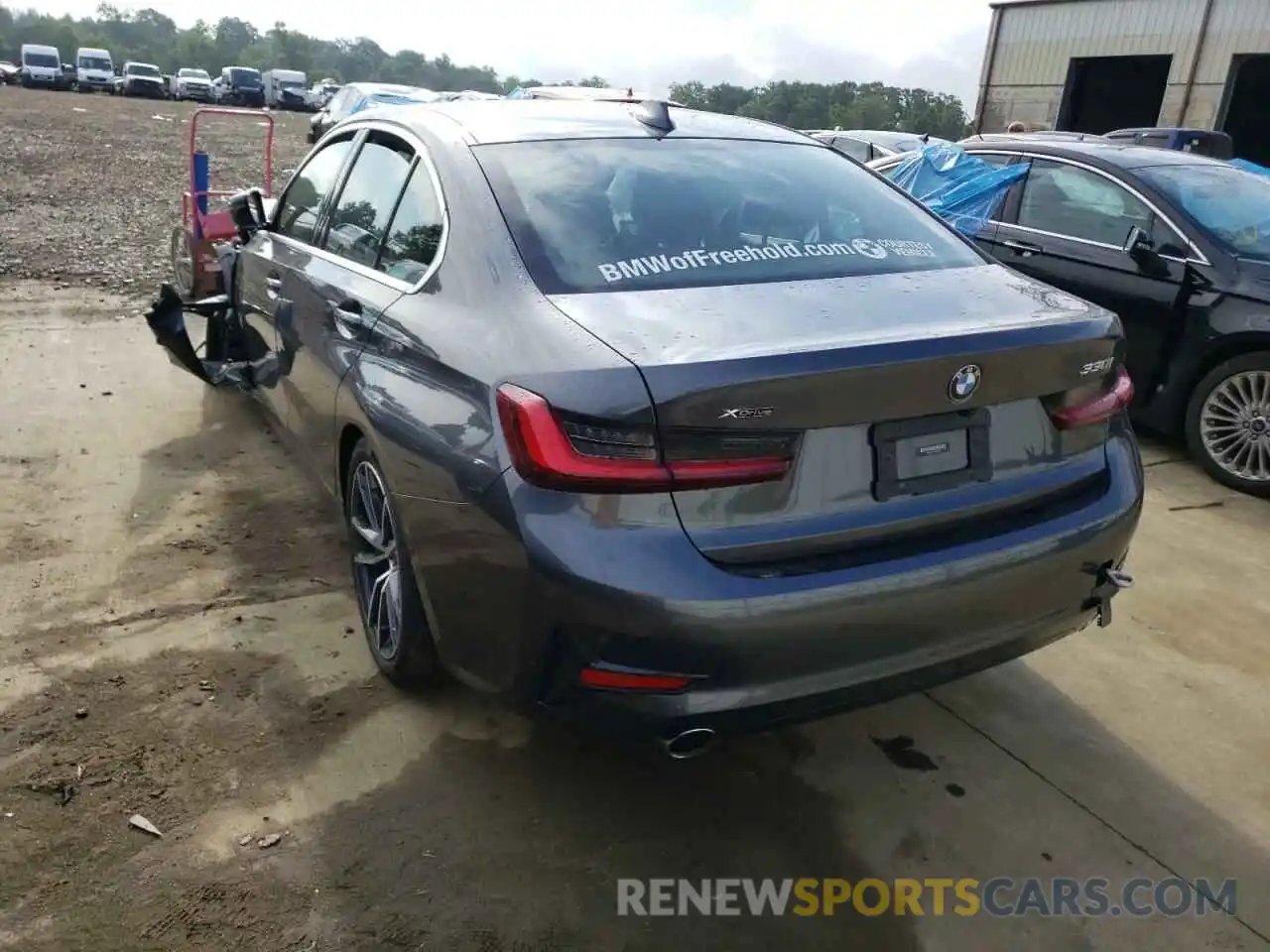 3 Photograph of a damaged car 3MW5R7J01N8C23578 BMW 3 SERIES 2022