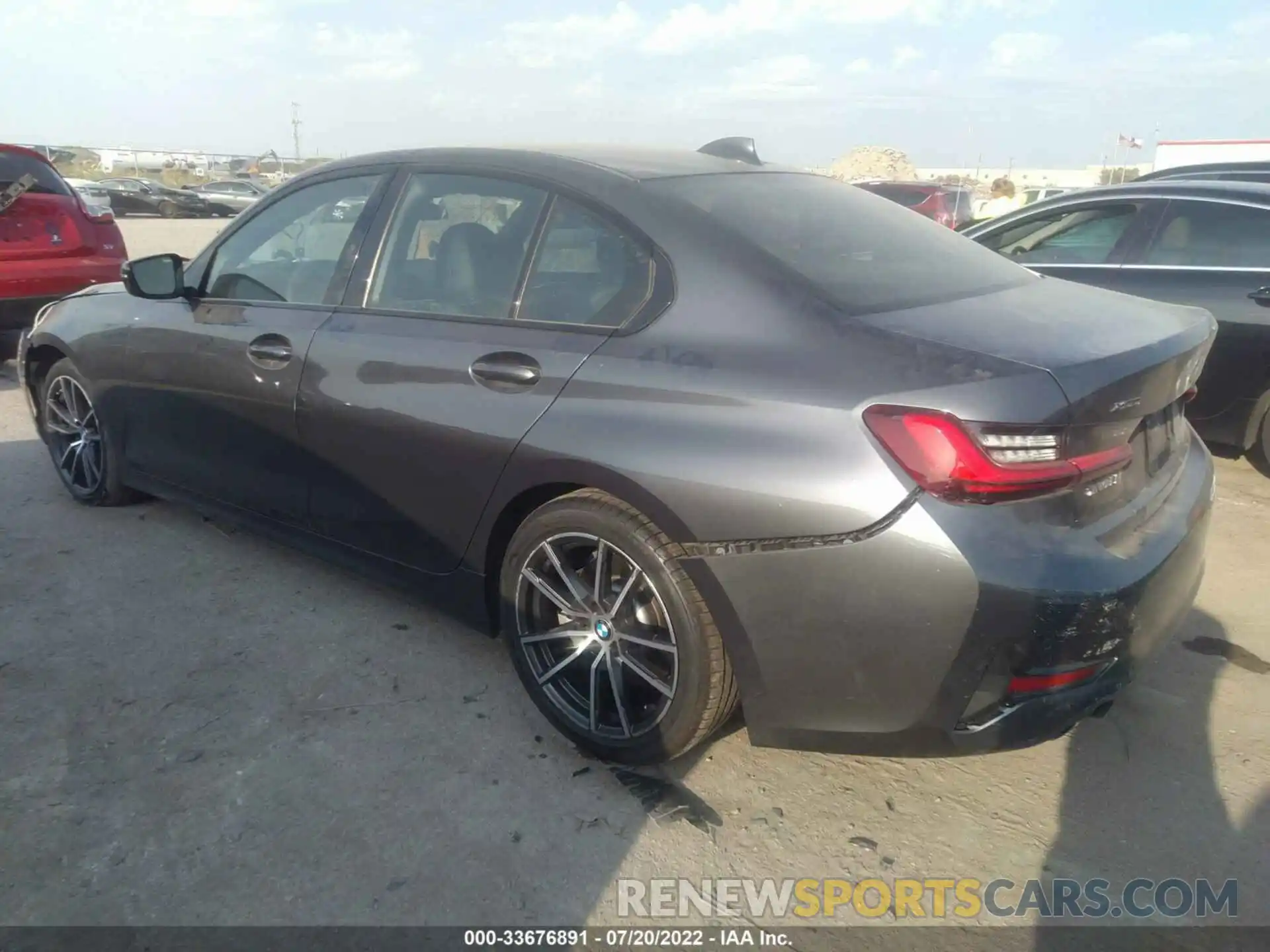 3 Photograph of a damaged car 3MW5R7J03N8C38020 BMW 3 SERIES 2022