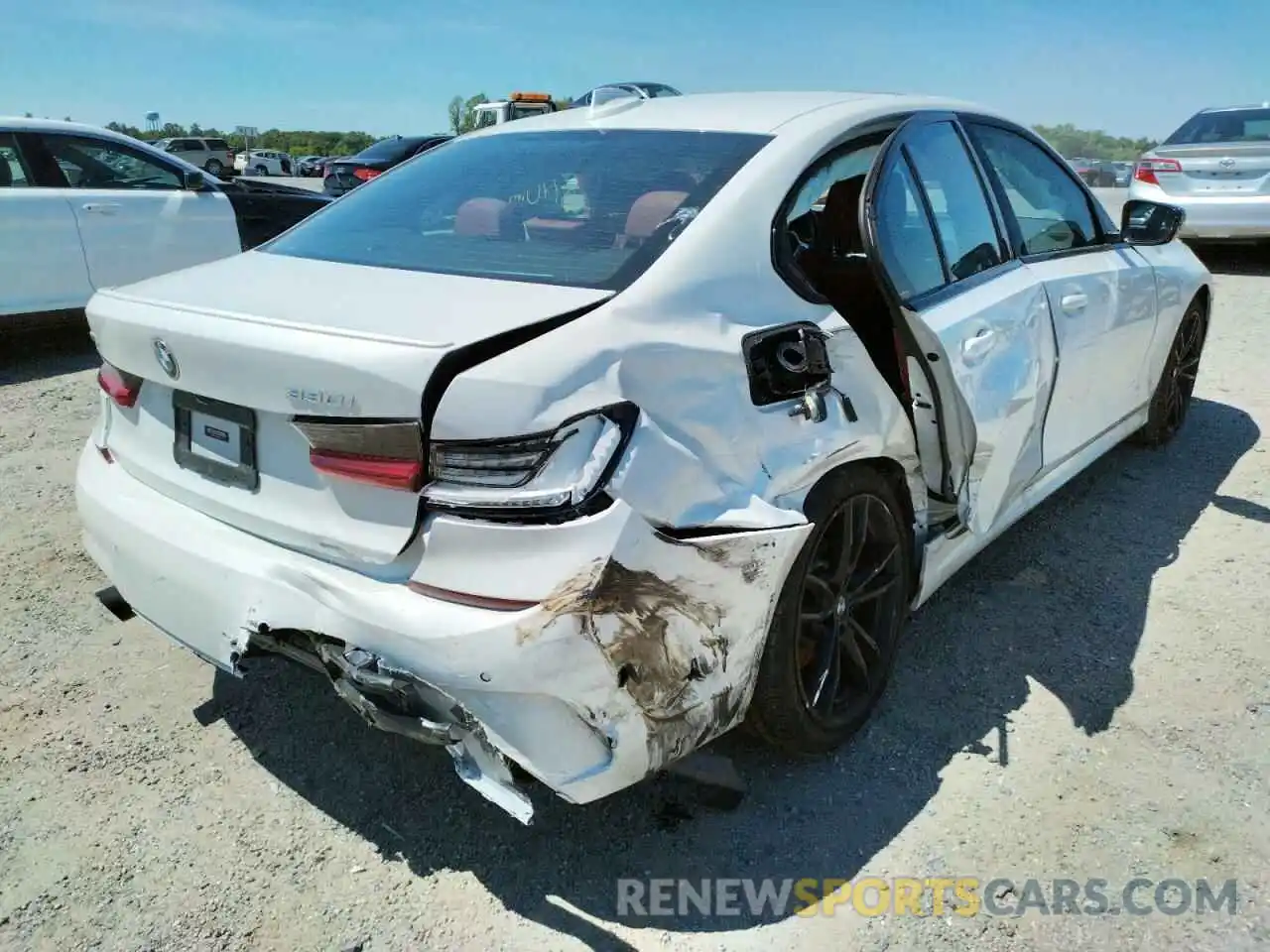 4 Photograph of a damaged car 3MW5R7J04N8C26779 BMW 3 SERIES 2022