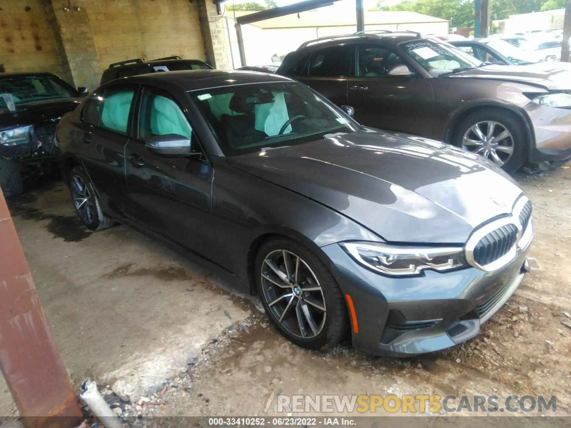 1 Photograph of a damaged car 3MW5R7J05N8C38892 BMW 3 SERIES 2022