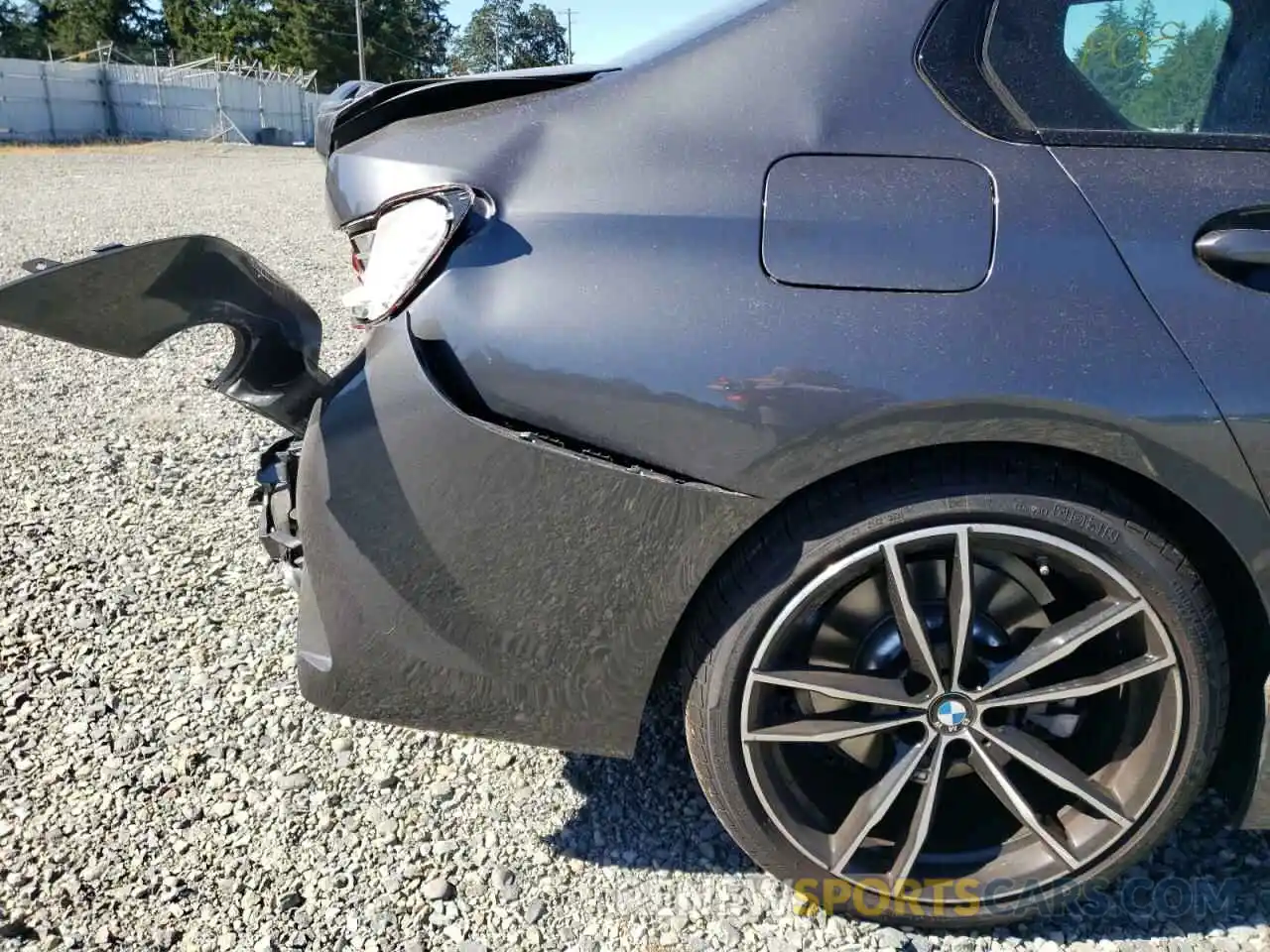 9 Photograph of a damaged car 3MW5R7J07N8C35671 BMW 3 SERIES 2022