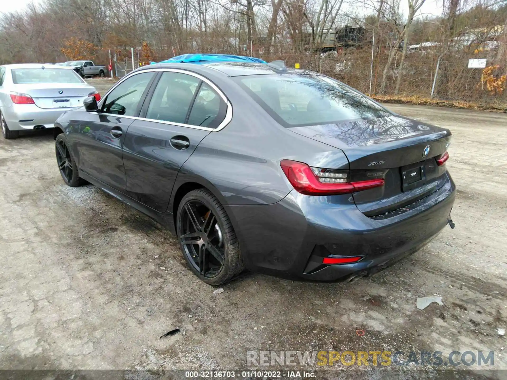 3 Photograph of a damaged car 3MW5R7J07N8C36254 BMW 3 SERIES 2022