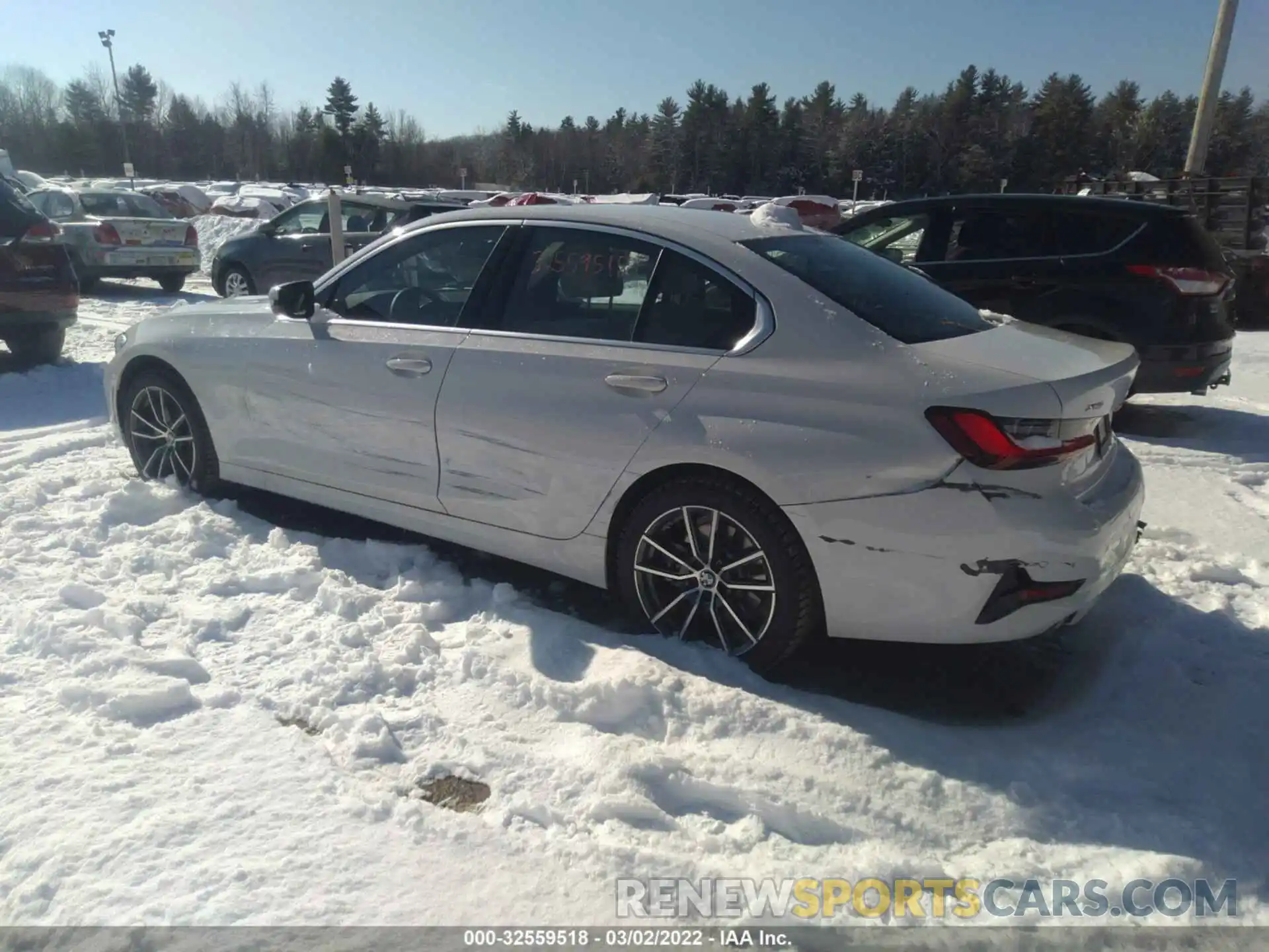 3 Photograph of a damaged car 3MW5R7J08N8C43097 BMW 3 SERIES 2022