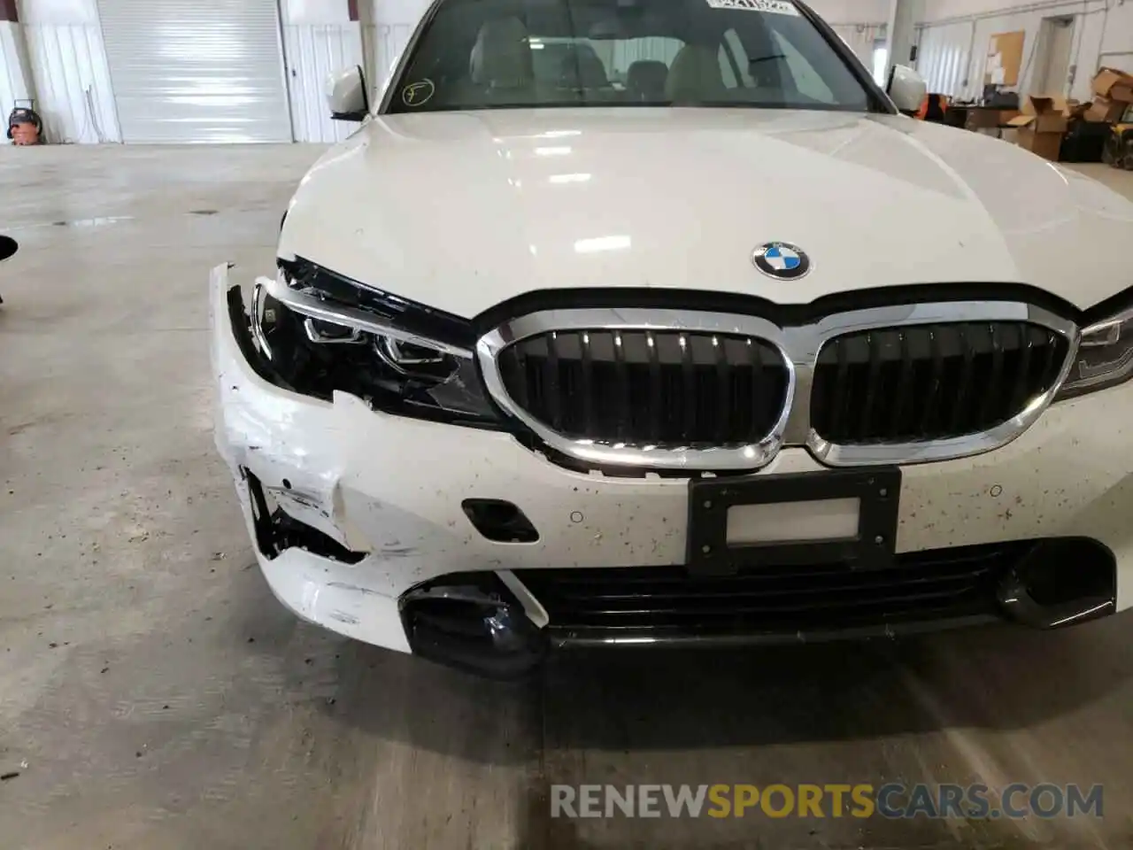 9 Photograph of a damaged car 3MW5R7J08N8C44976 BMW 3 SERIES 2022