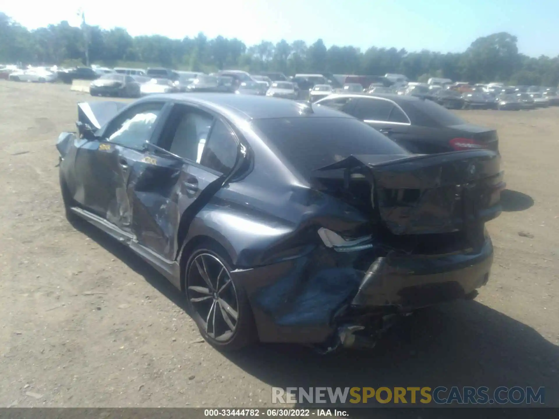 3 Photograph of a damaged car 3MW5R7J09N8C52052 BMW 3 SERIES 2022