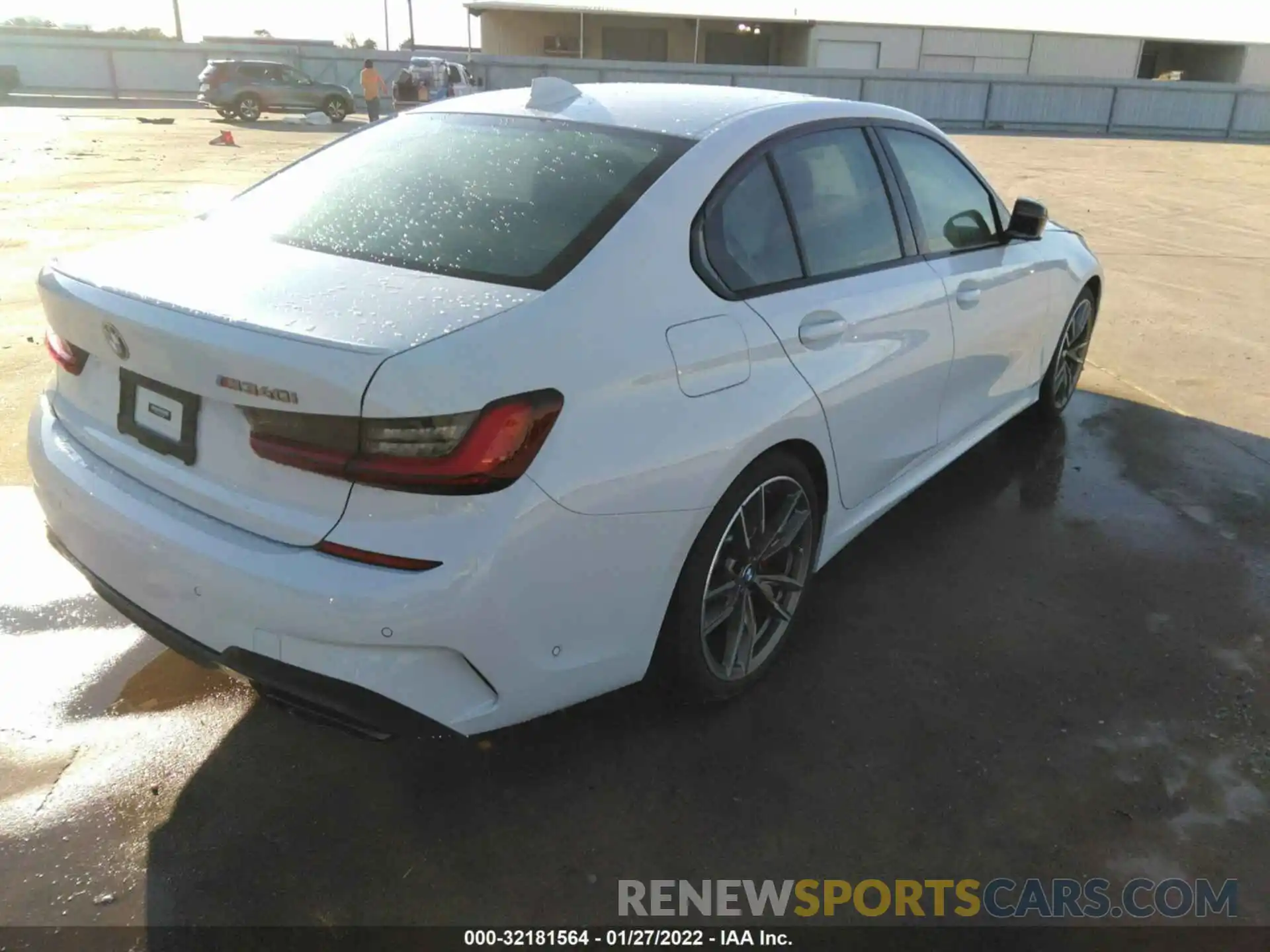 4 Photograph of a damaged car 3MW5U7J01N8C29461 BMW 3 SERIES 2022