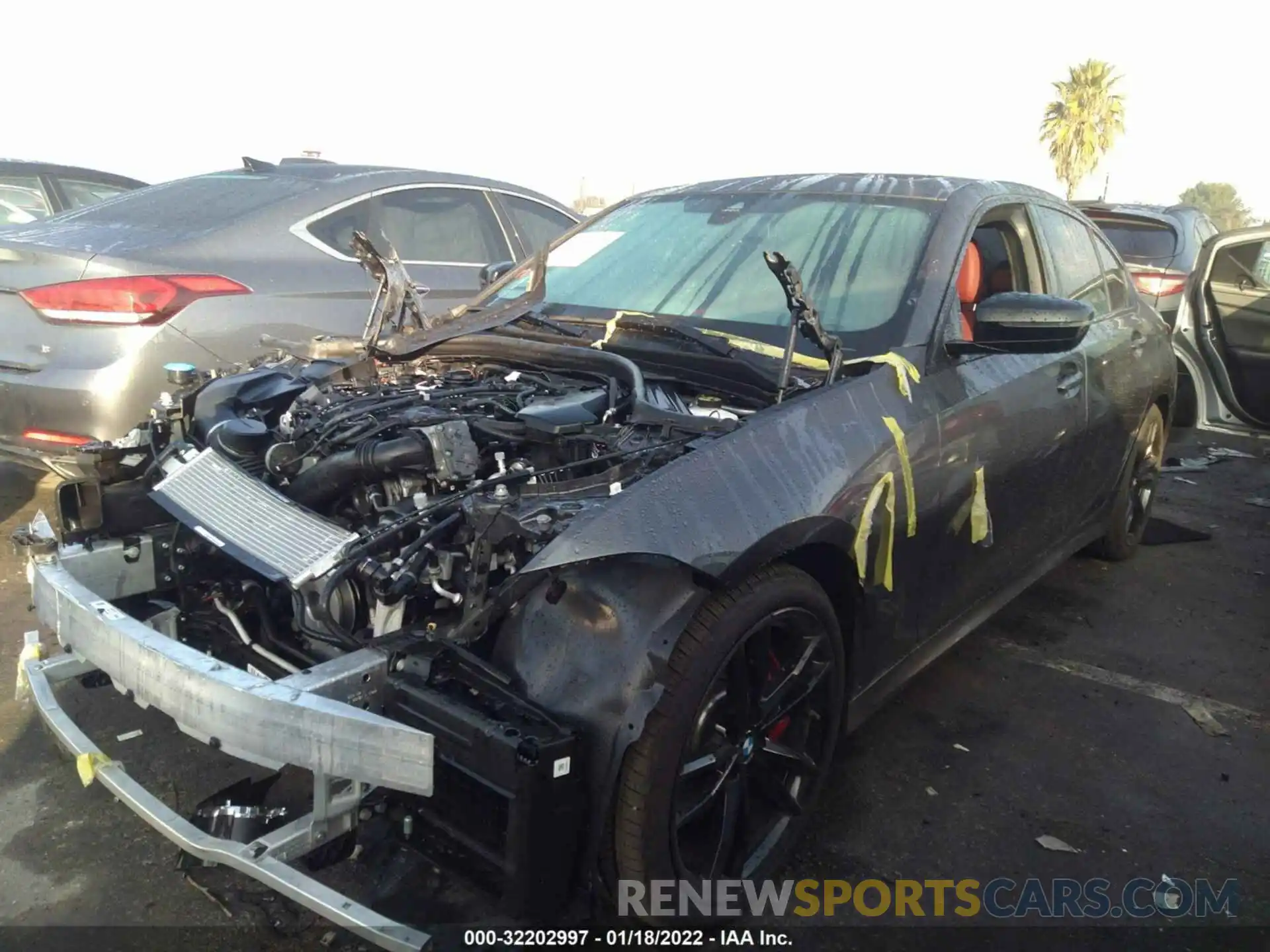 2 Photograph of a damaged car 3MW5U7J03N8C25072 BMW 3 SERIES 2022