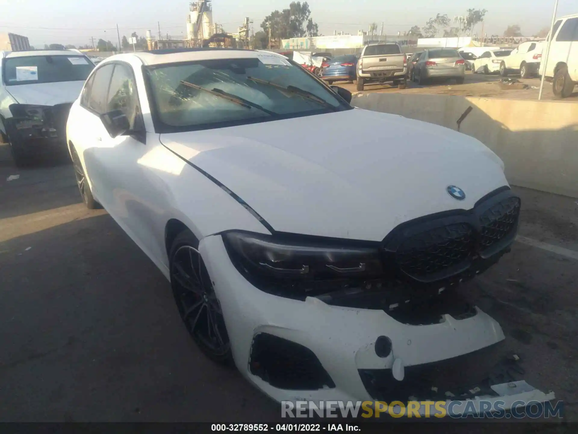 1 Photograph of a damaged car 3MW5U7J04N8C48912 BMW 3 SERIES 2022