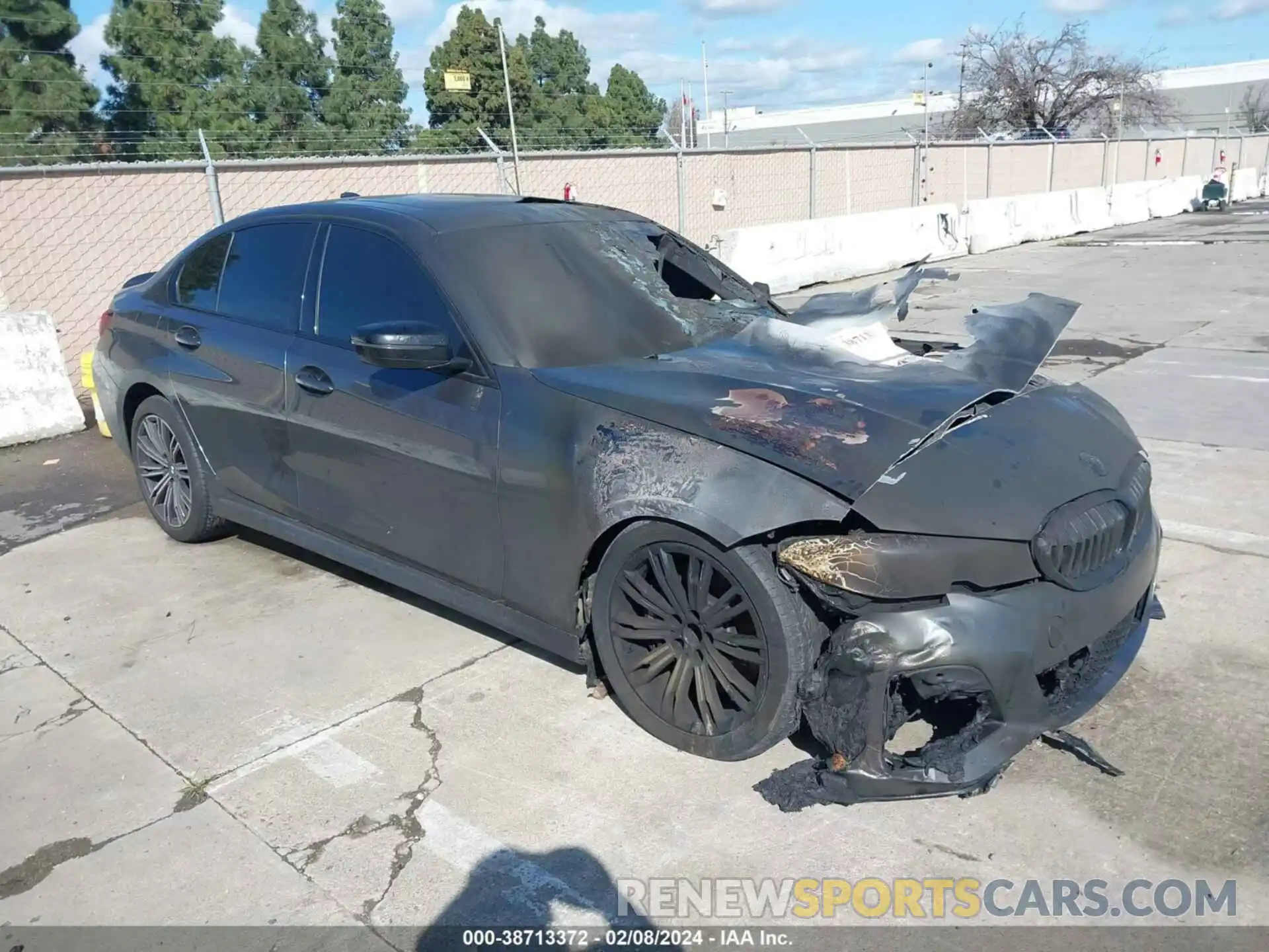 1 Photograph of a damaged car 3MW5U7J05N8C28149 BMW 3 SERIES 2022