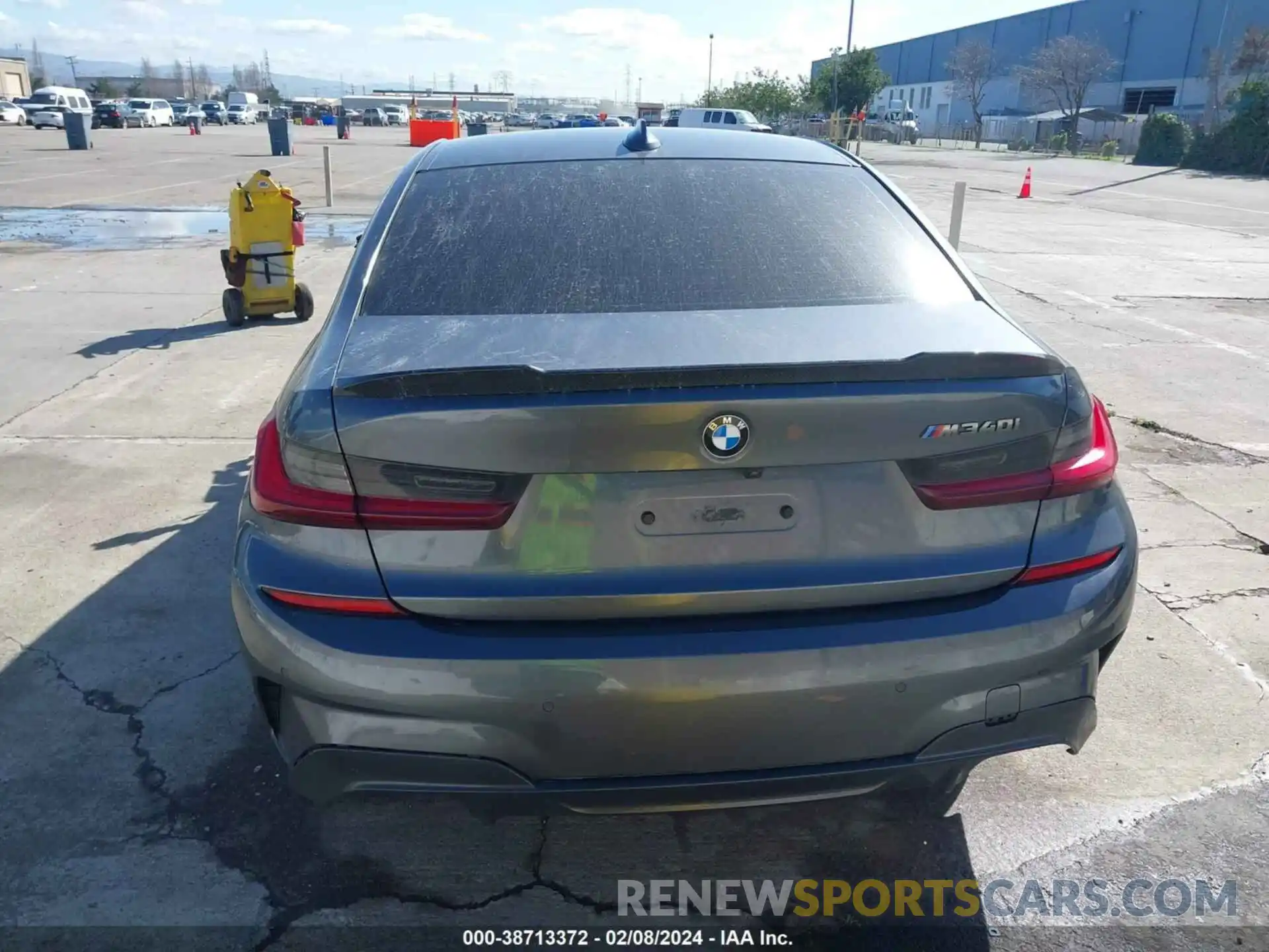 15 Photograph of a damaged car 3MW5U7J05N8C28149 BMW 3 SERIES 2022