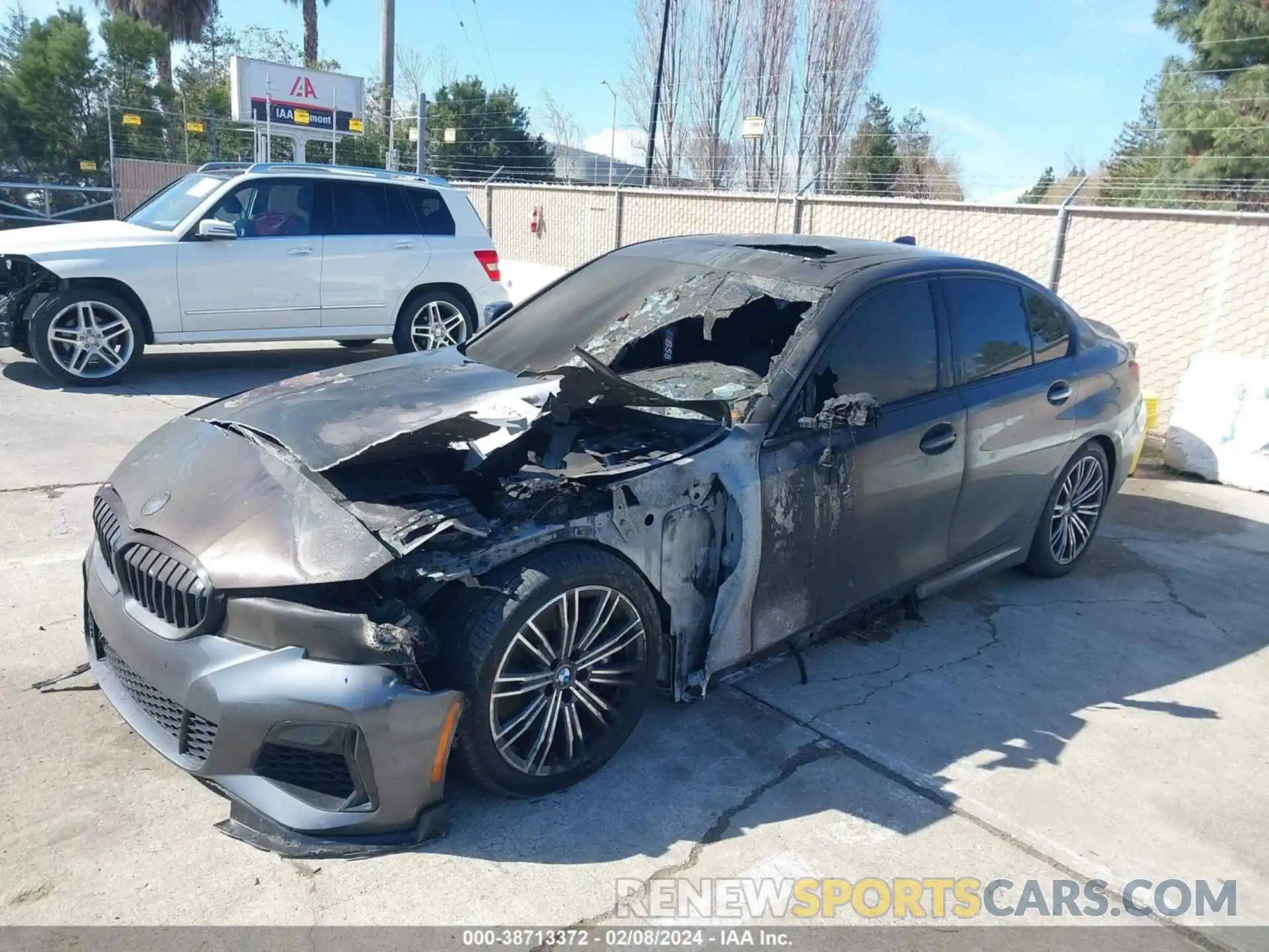 2 Photograph of a damaged car 3MW5U7J05N8C28149 BMW 3 SERIES 2022