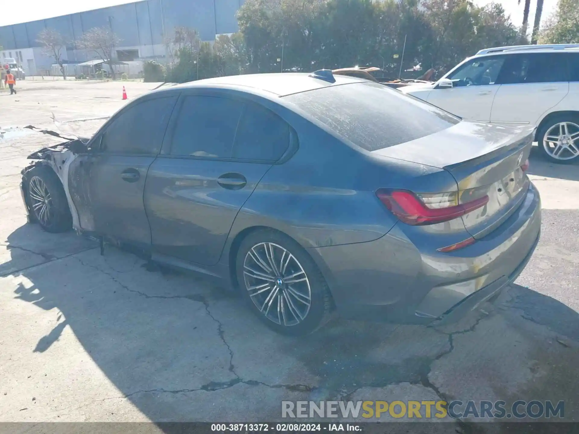 3 Photograph of a damaged car 3MW5U7J05N8C28149 BMW 3 SERIES 2022