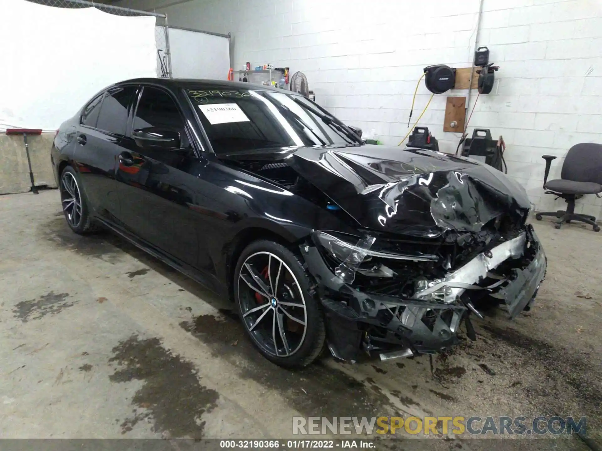 1 Photograph of a damaged car 3MW5U9J02N8C25561 BMW 3 SERIES 2022