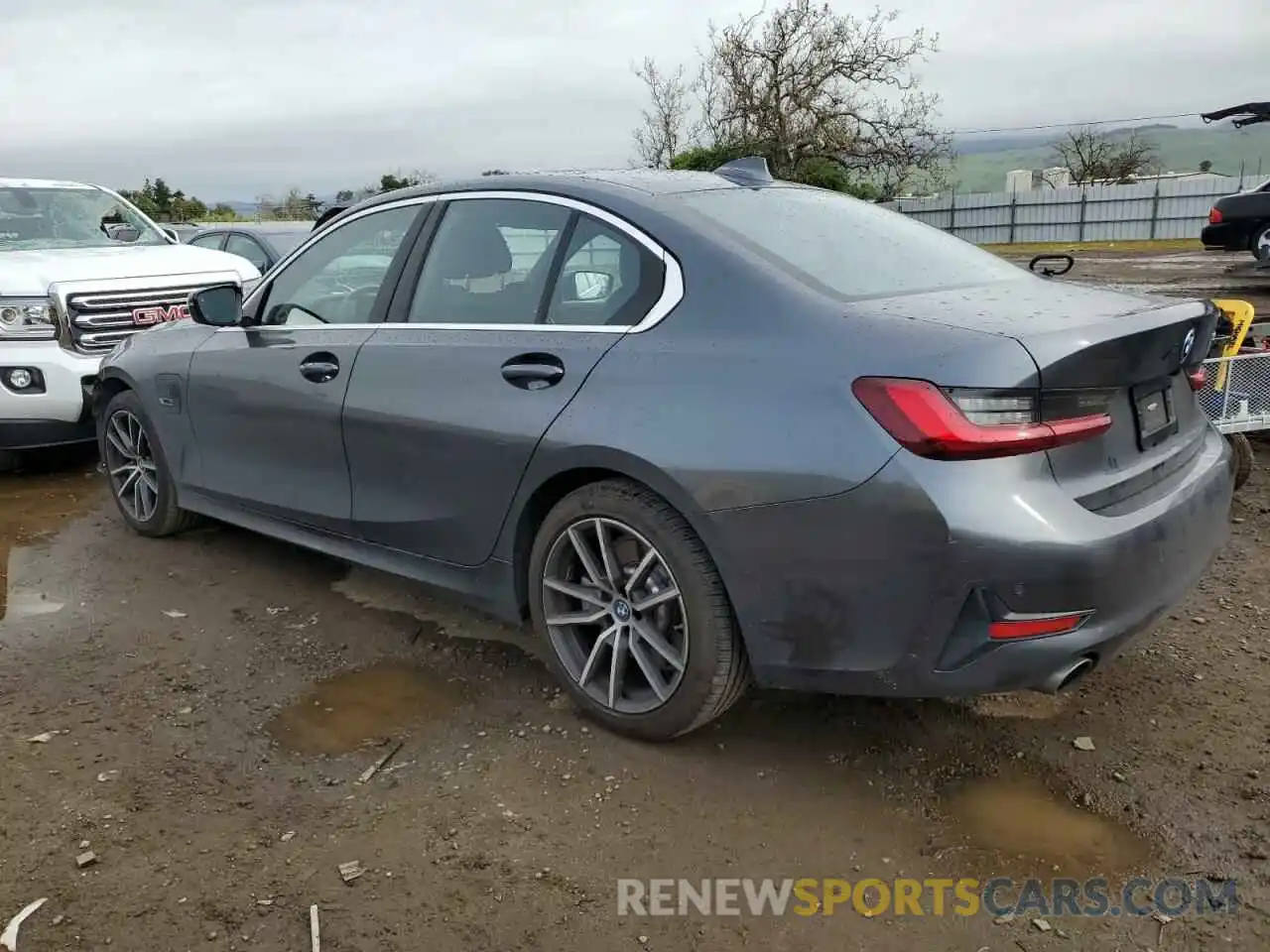 2 Photograph of a damaged car WBA5P7C04NFL77115 BMW 3 SERIES 2022