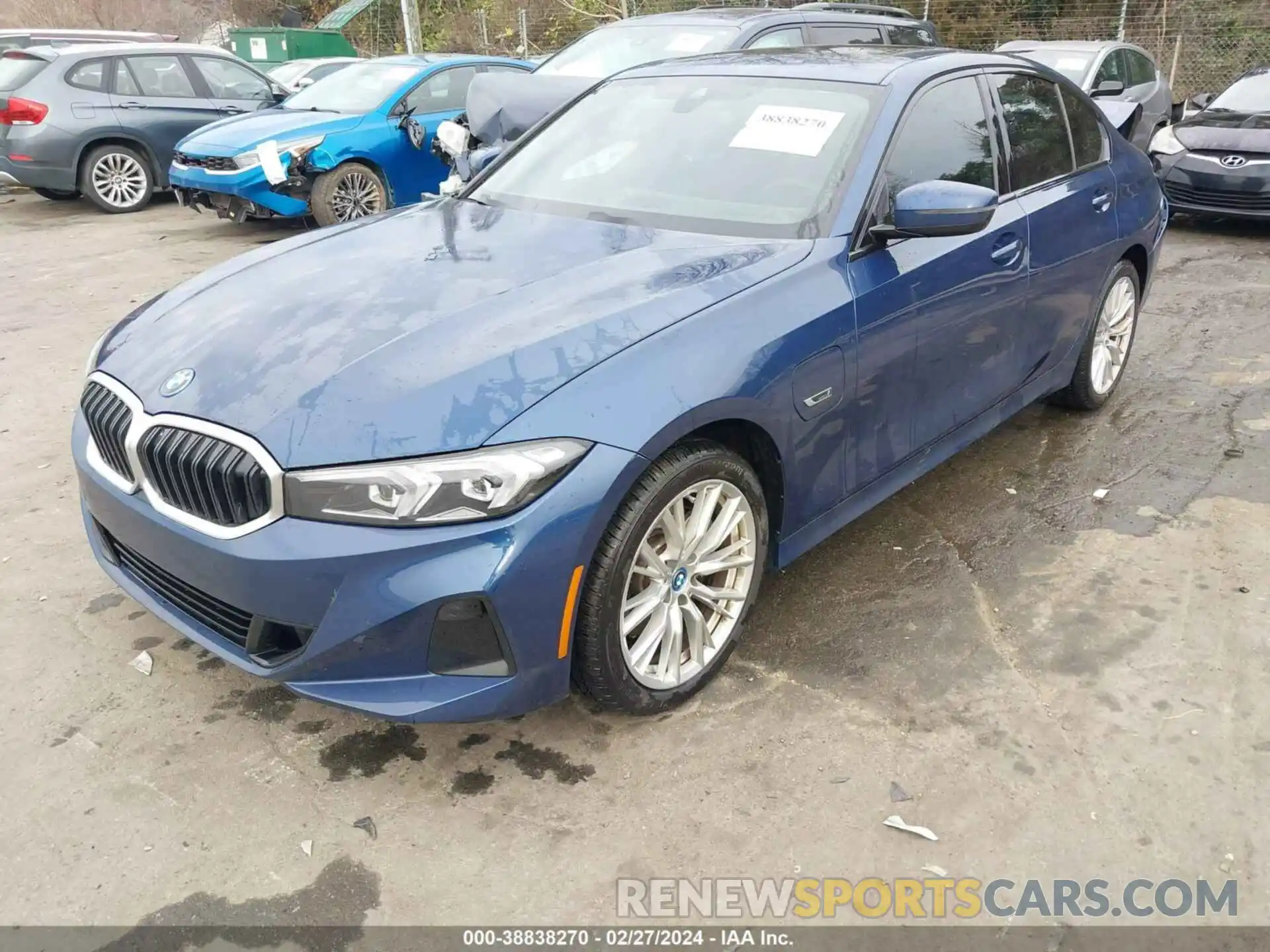 2 Фотография поврежденного автомобиля 3MW39FF05P8D34860 BMW 3 SERIES 2023