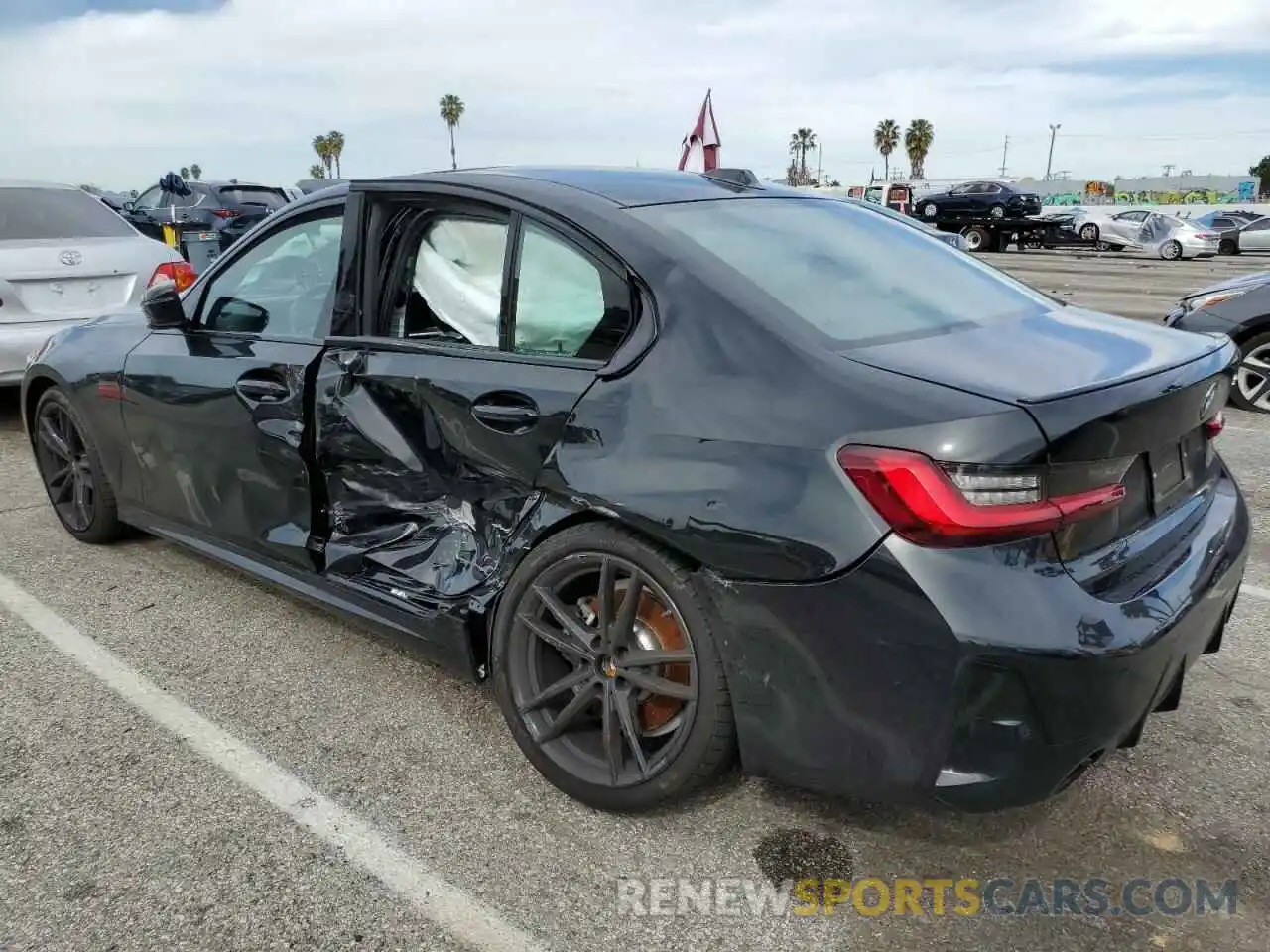 2 Photograph of a damaged car 3MW69FF01P8D48008 BMW 3 SERIES 2023