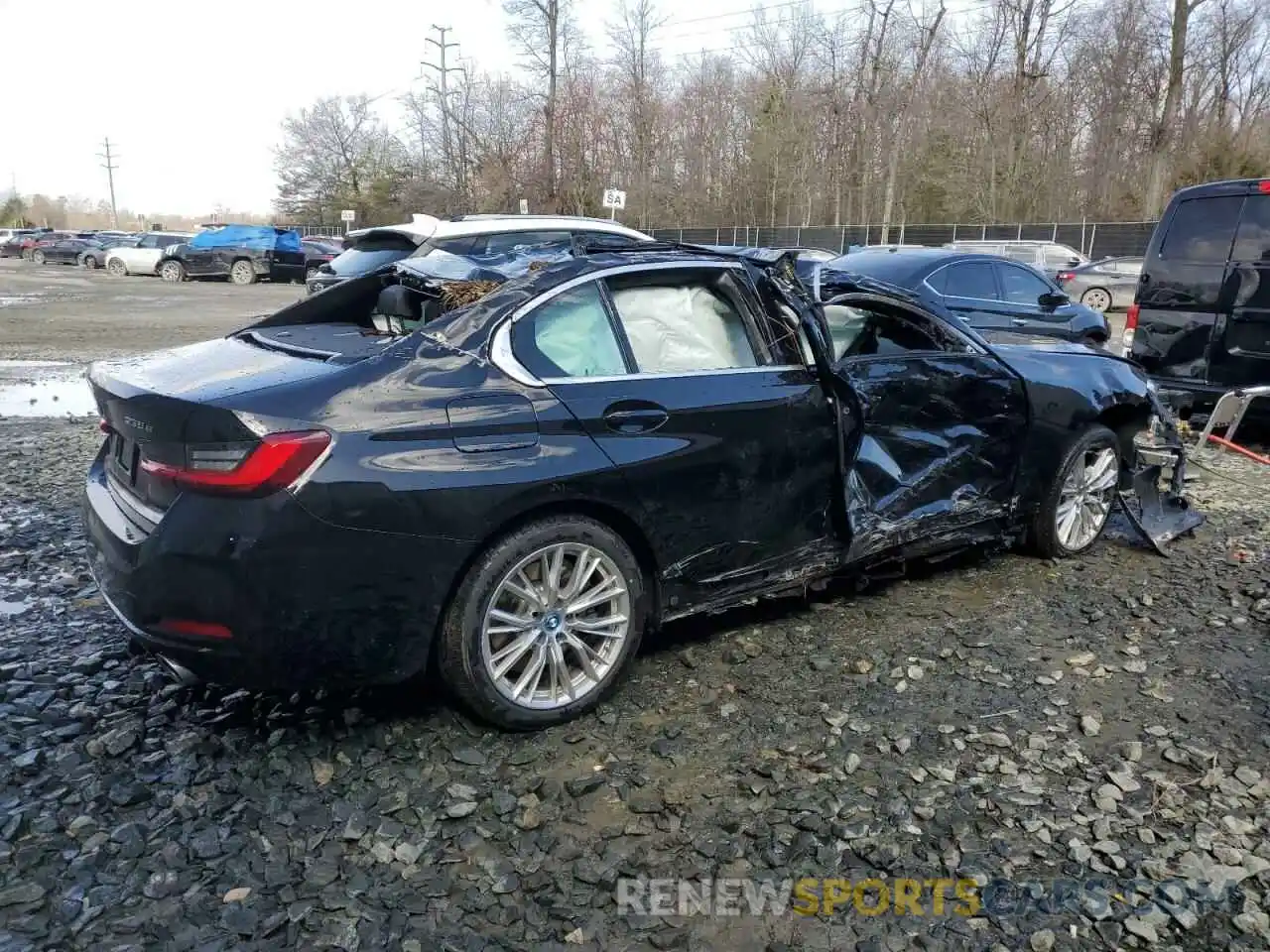 3 Photograph of a damaged car 3MW39FS03R8E11380 BMW 3 SERIES 2024