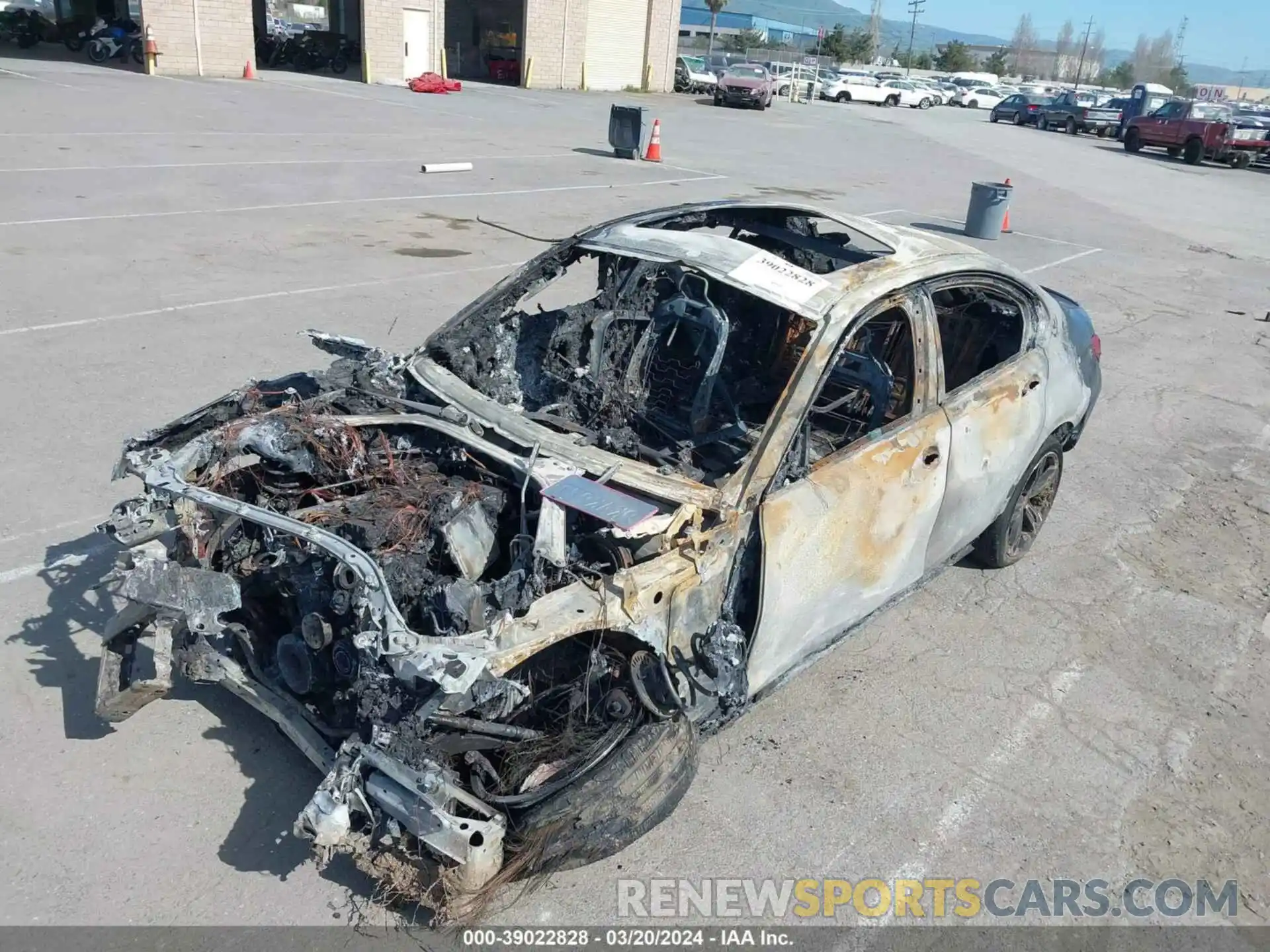 6 Photograph of a damaged car 3MW49FF04R8D99920 BMW 3 SERIES 2024