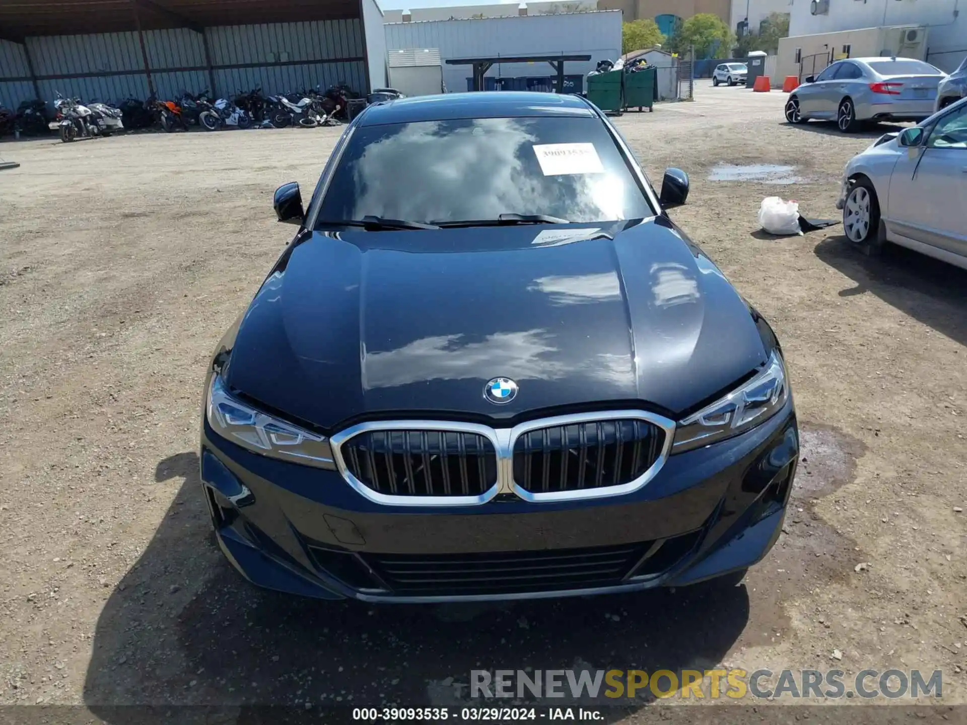 12 Фотография поврежденного автомобиля 3MW69FF05R8E09797 BMW 3 SERIES 2024