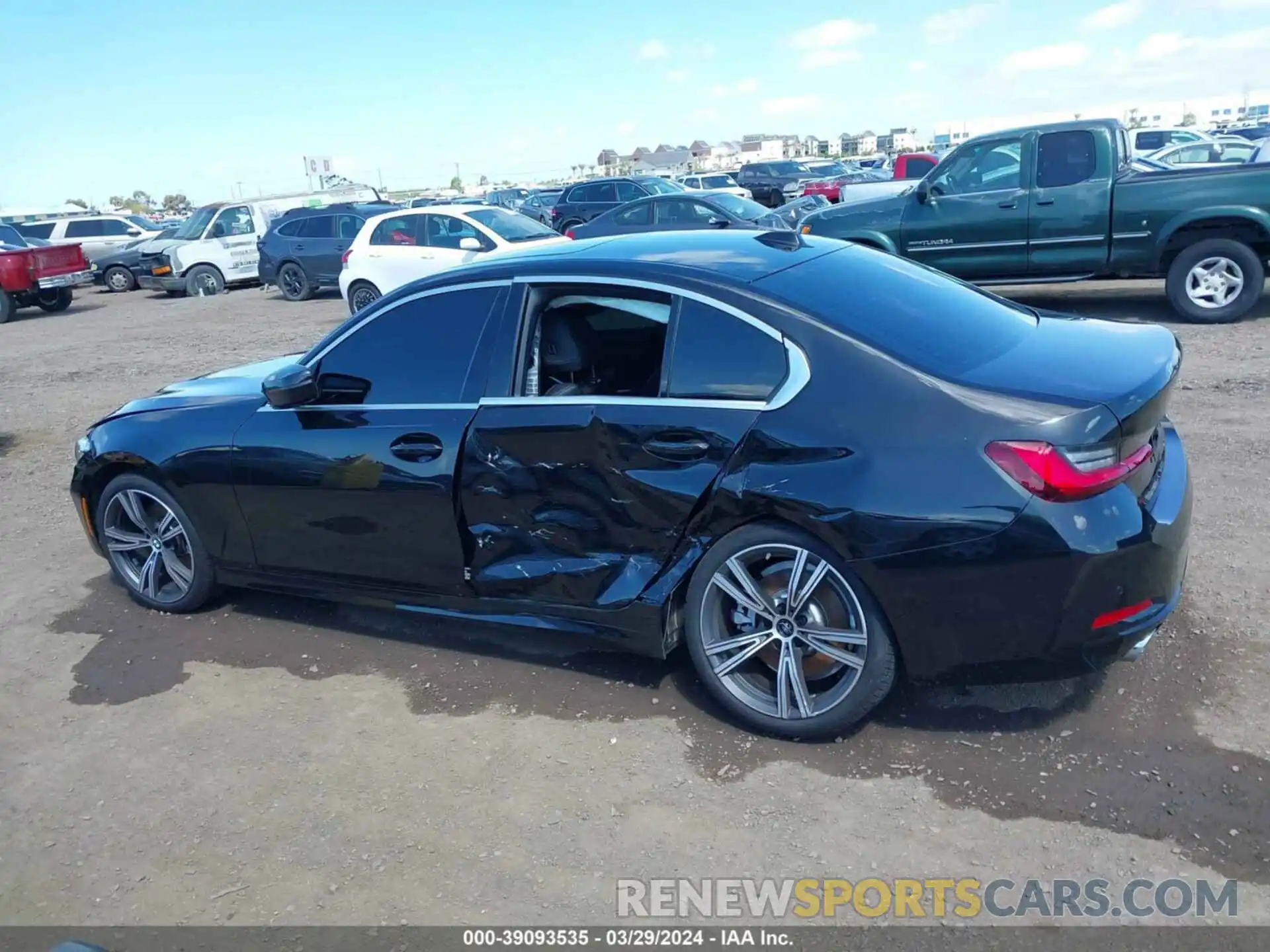 14 Photograph of a damaged car 3MW69FF05R8E09797 BMW 3 SERIES 2024