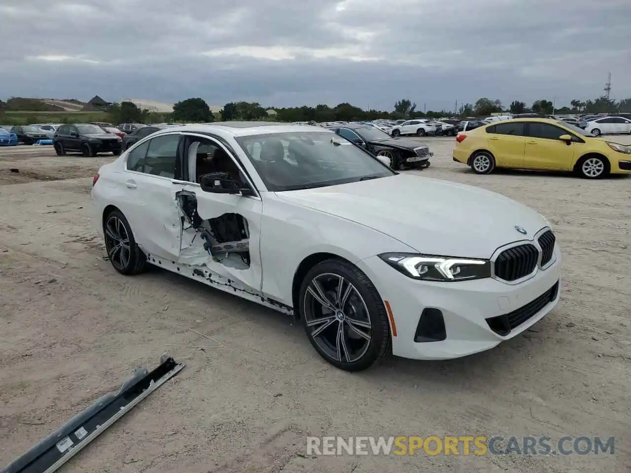 4 Photograph of a damaged car 3MW69FF07R8D81520 BMW 3 SERIES 2024