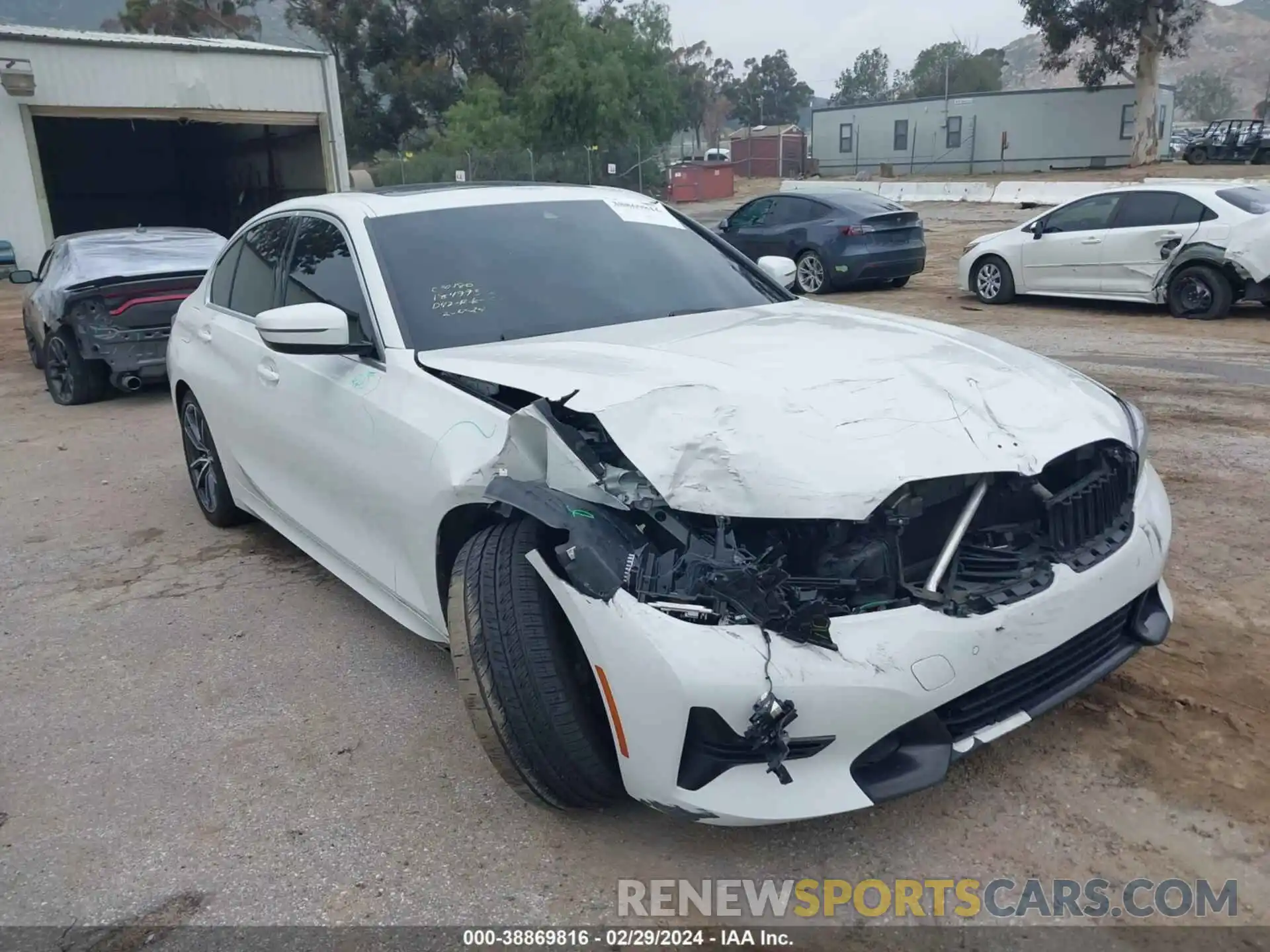 1 Photograph of a damaged car 3MW5R1J53K8A05565 BMW 330I 2019