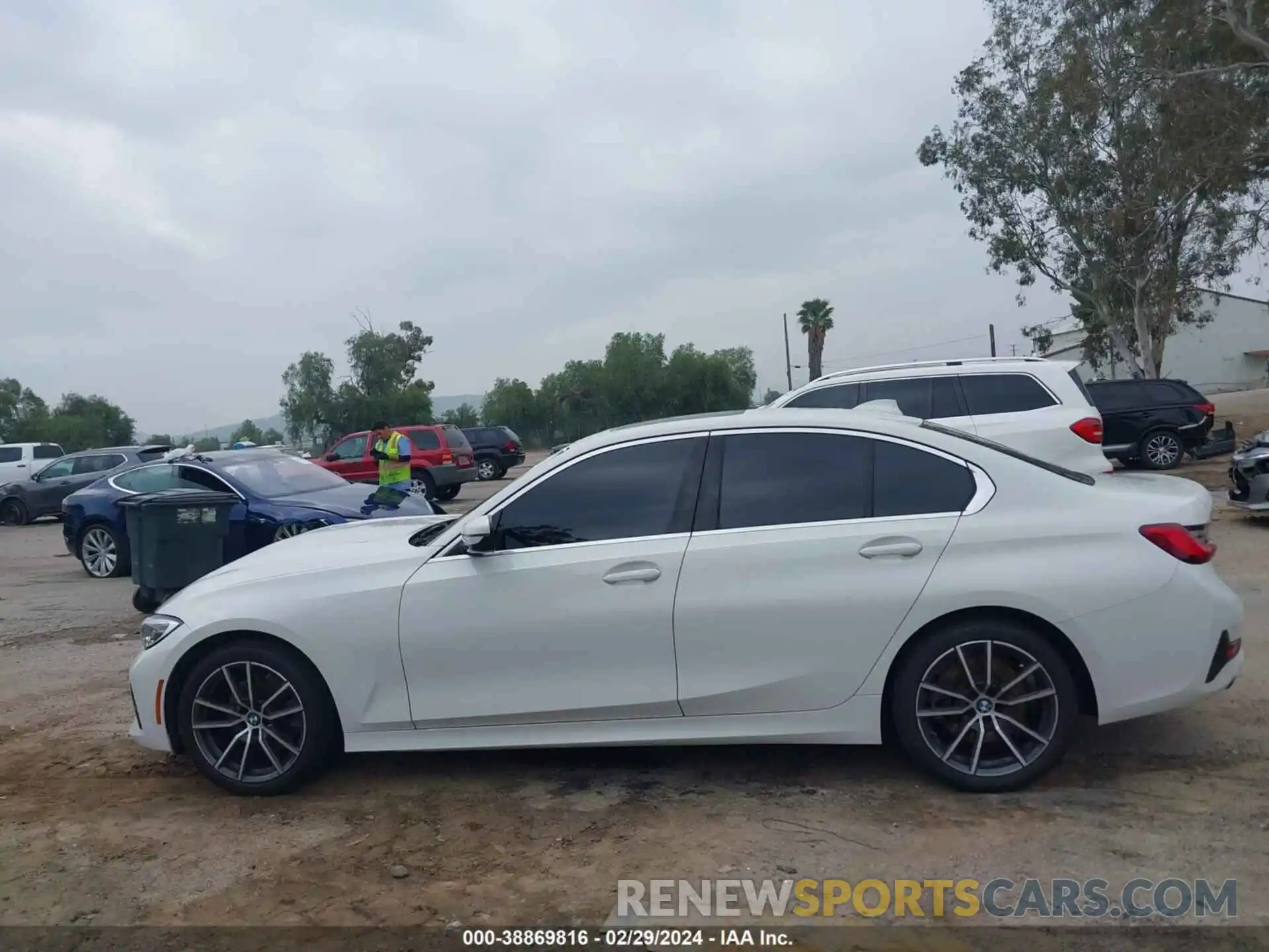 15 Photograph of a damaged car 3MW5R1J53K8A05565 BMW 330I 2019