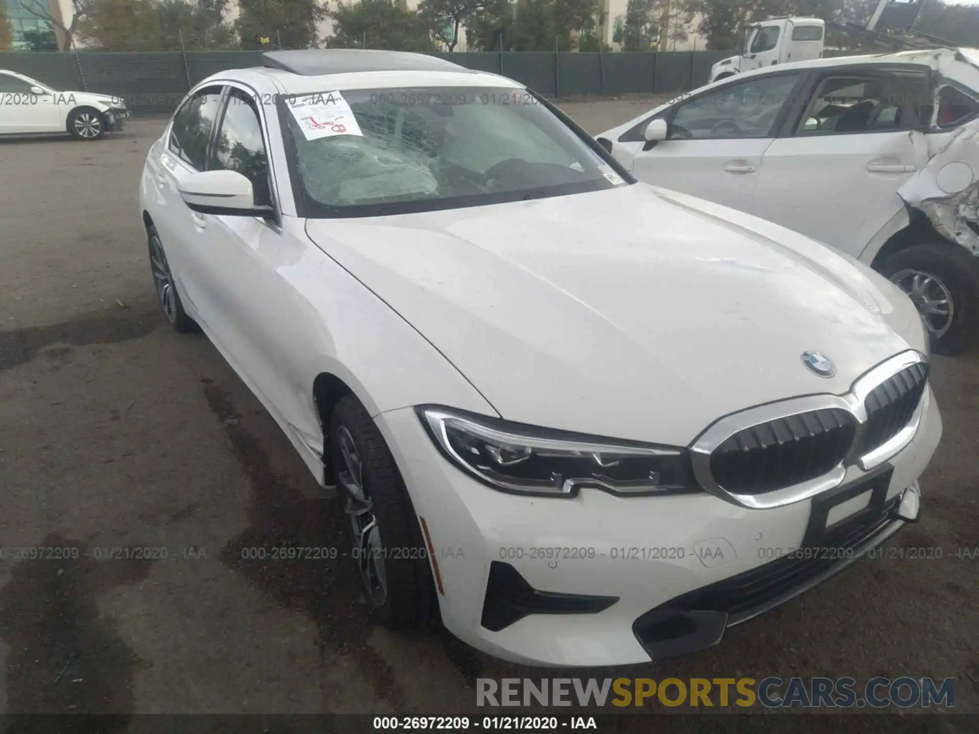 1 Фотография поврежденного автомобиля 3MW5R1J55K8A05518 BMW 330I 2019