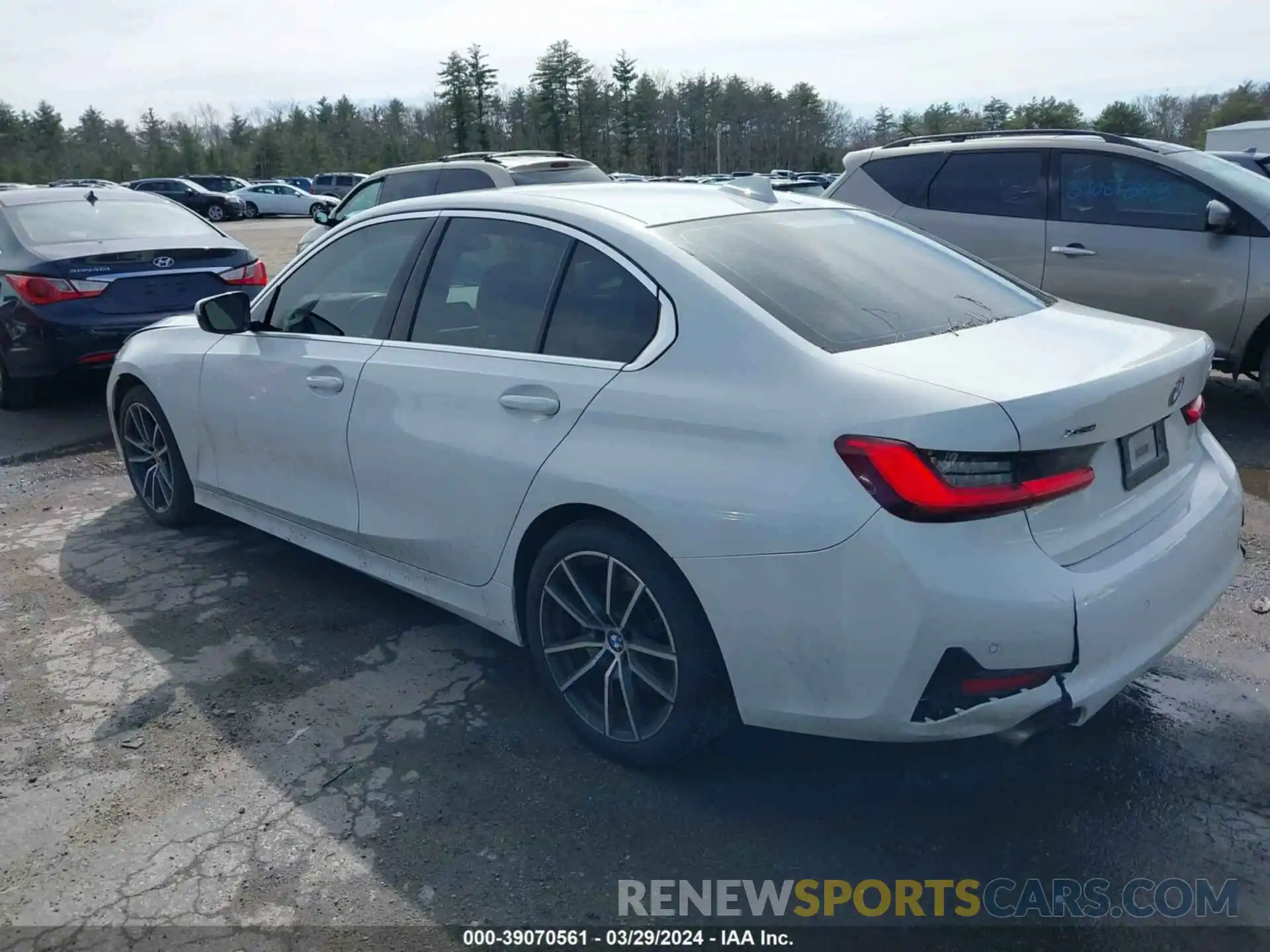 3 Photograph of a damaged car 3MW5R7J5XK8B00126 BMW 330I 2019