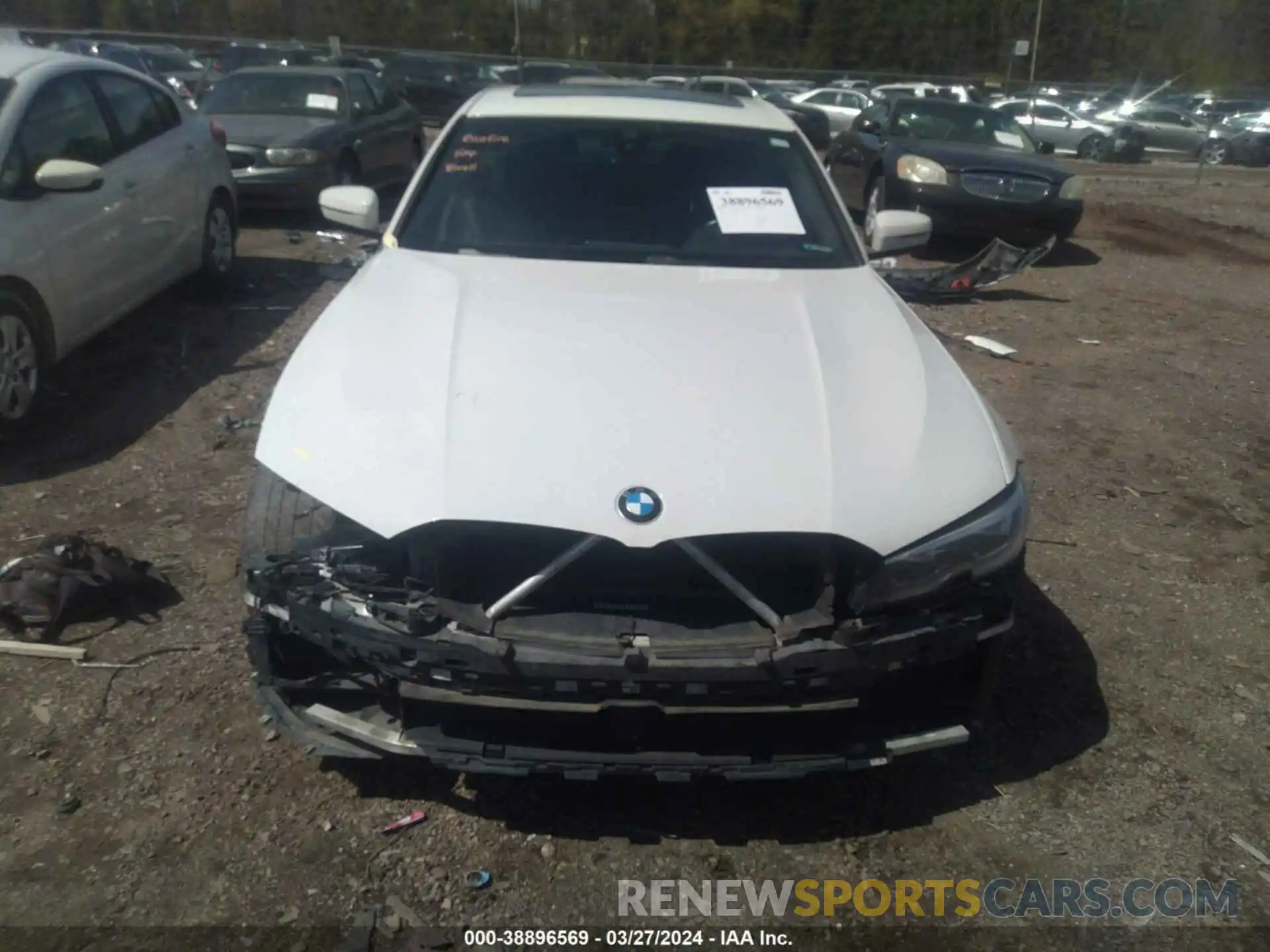 18 Photograph of a damaged car 3MW5R1J00L8B07721 BMW 330I 2020