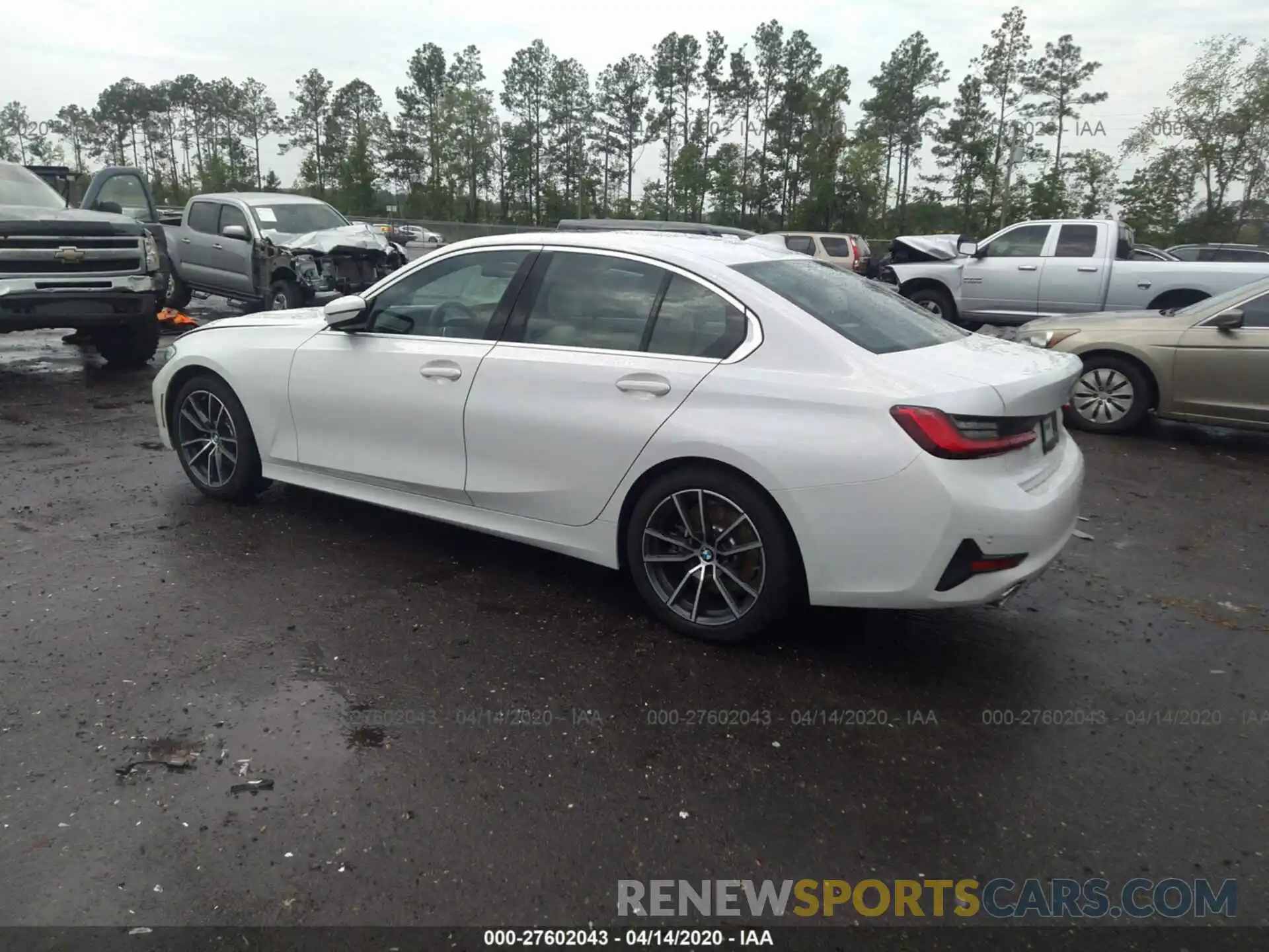 3 Photograph of a damaged car 3MW5R1J00L8B24552 BMW 330I 2020