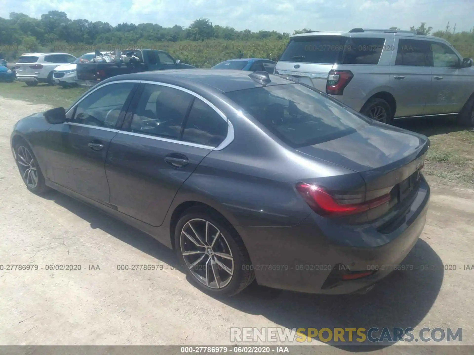 3 Photograph of a damaged car 3MW5R1J01L8B04634 BMW 330I 2020