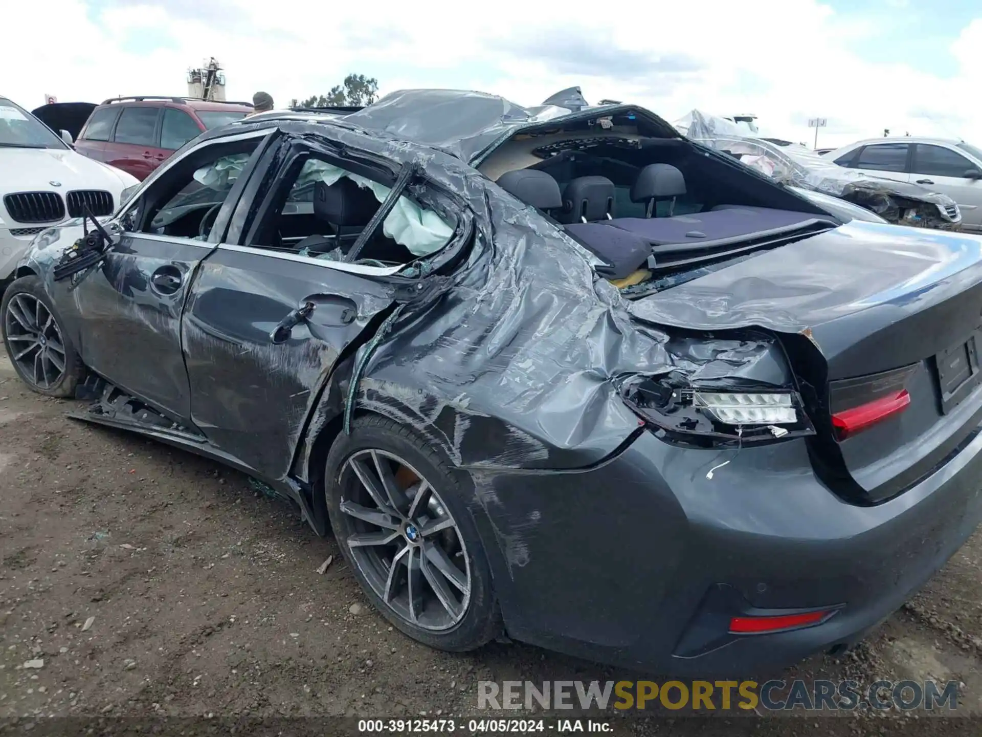 6 Photograph of a damaged car 3MW5R1J03L8B16834 BMW 330I 2020
