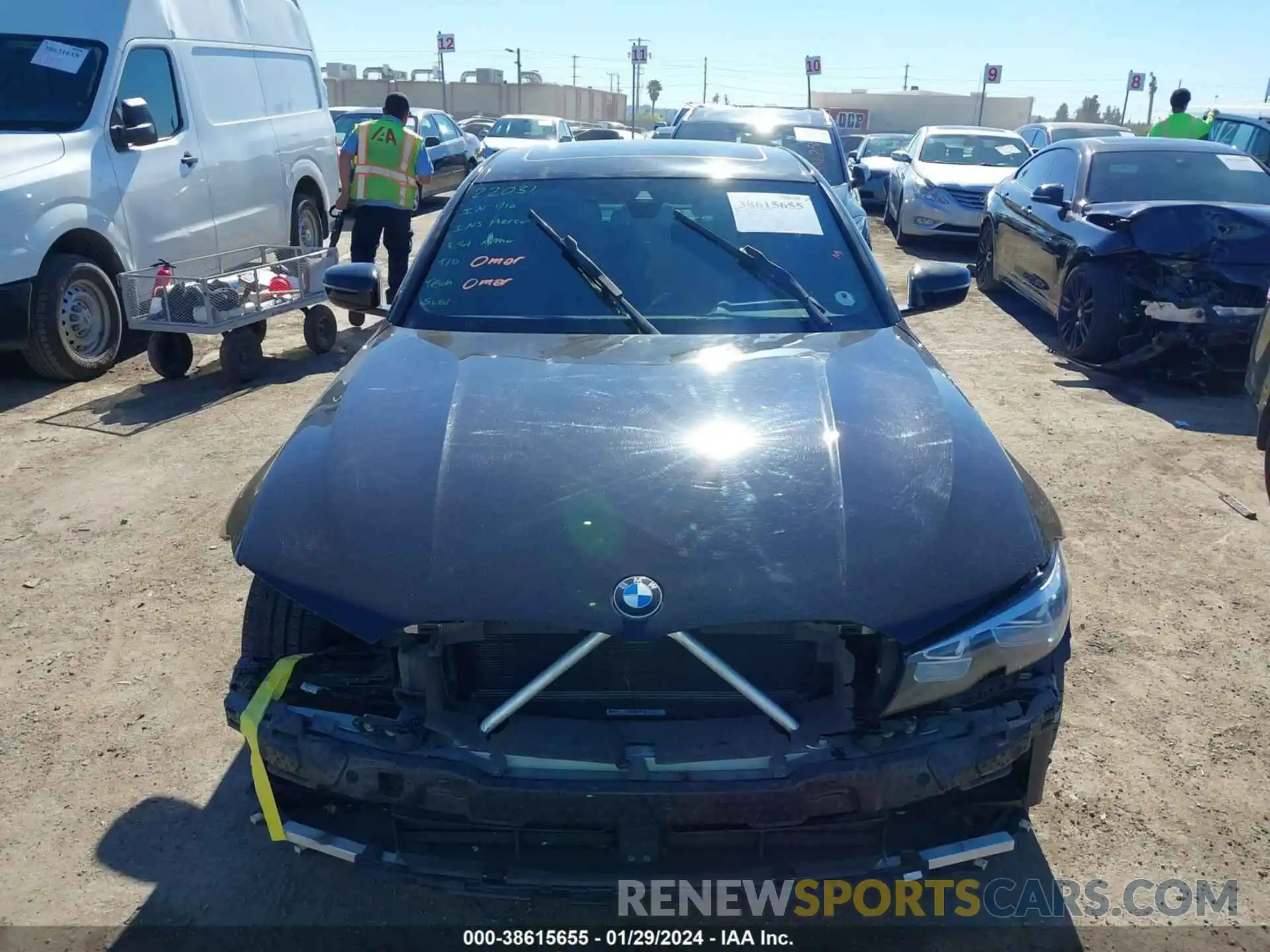 13 Фотография поврежденного автомобиля 3MW5R1J03L8B25520 BMW 330I 2020