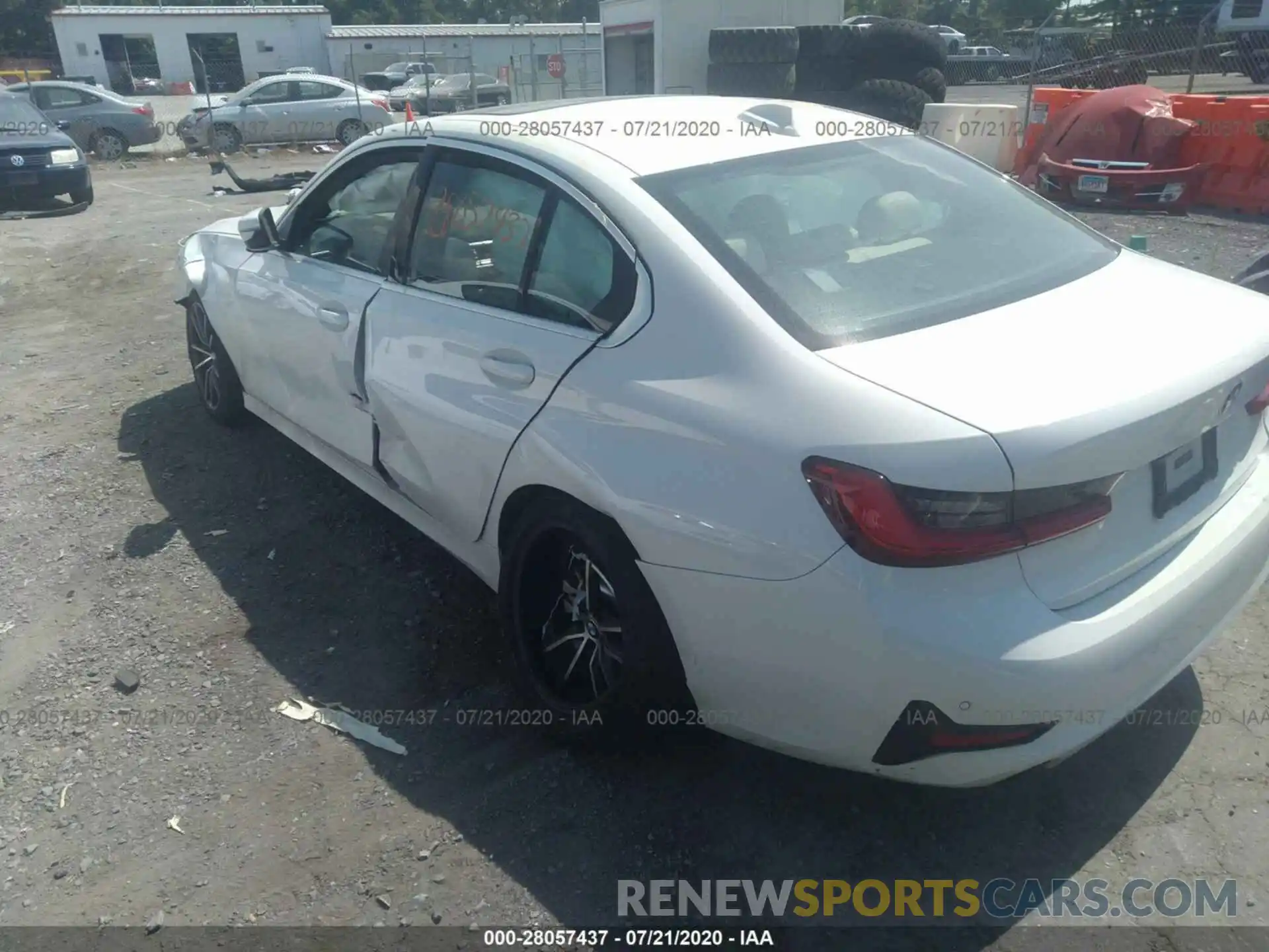 3 Photograph of a damaged car 3MW5R1J04L8B07205 BMW 330I 2020