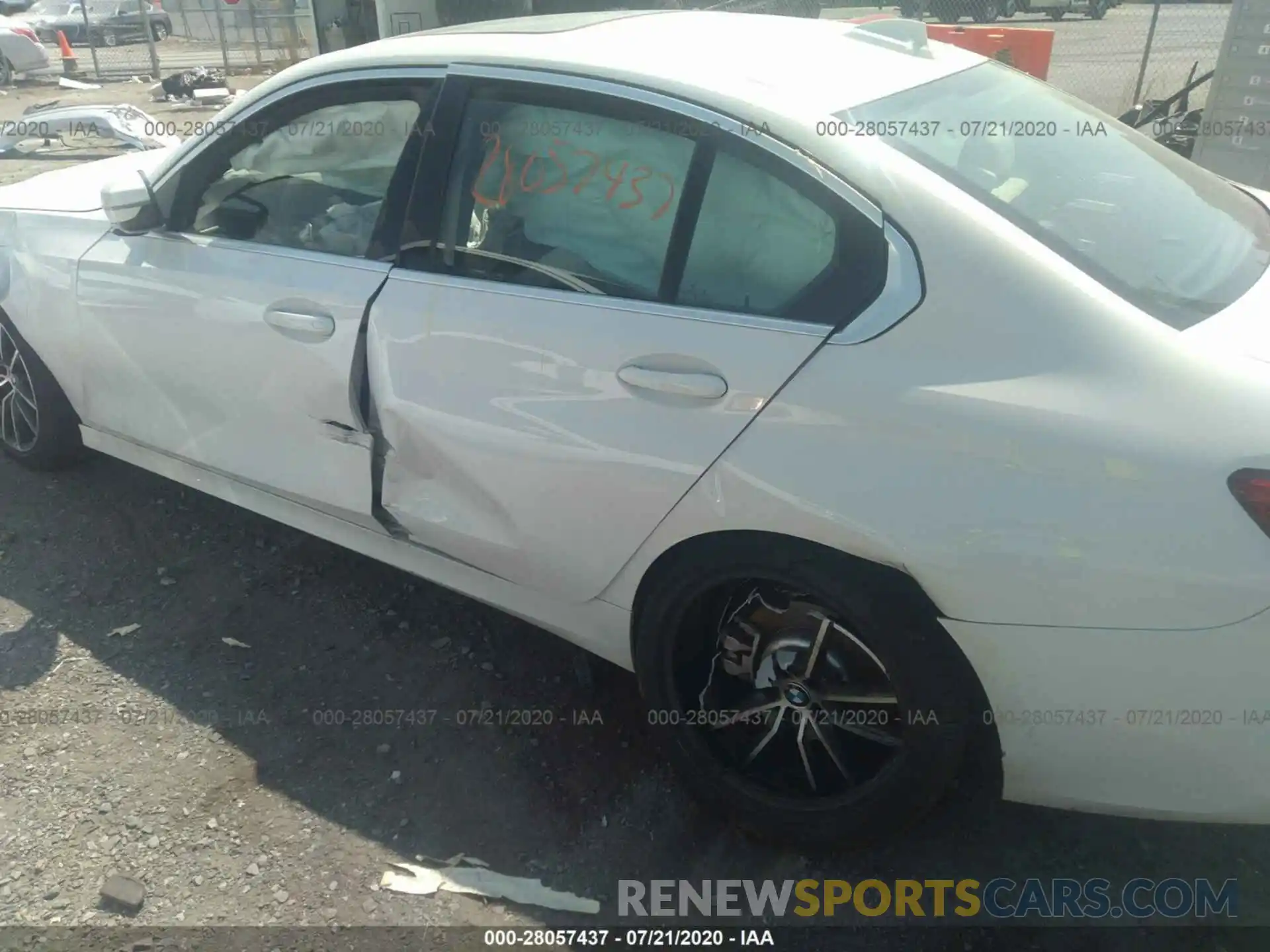 6 Photograph of a damaged car 3MW5R1J04L8B07205 BMW 330I 2020