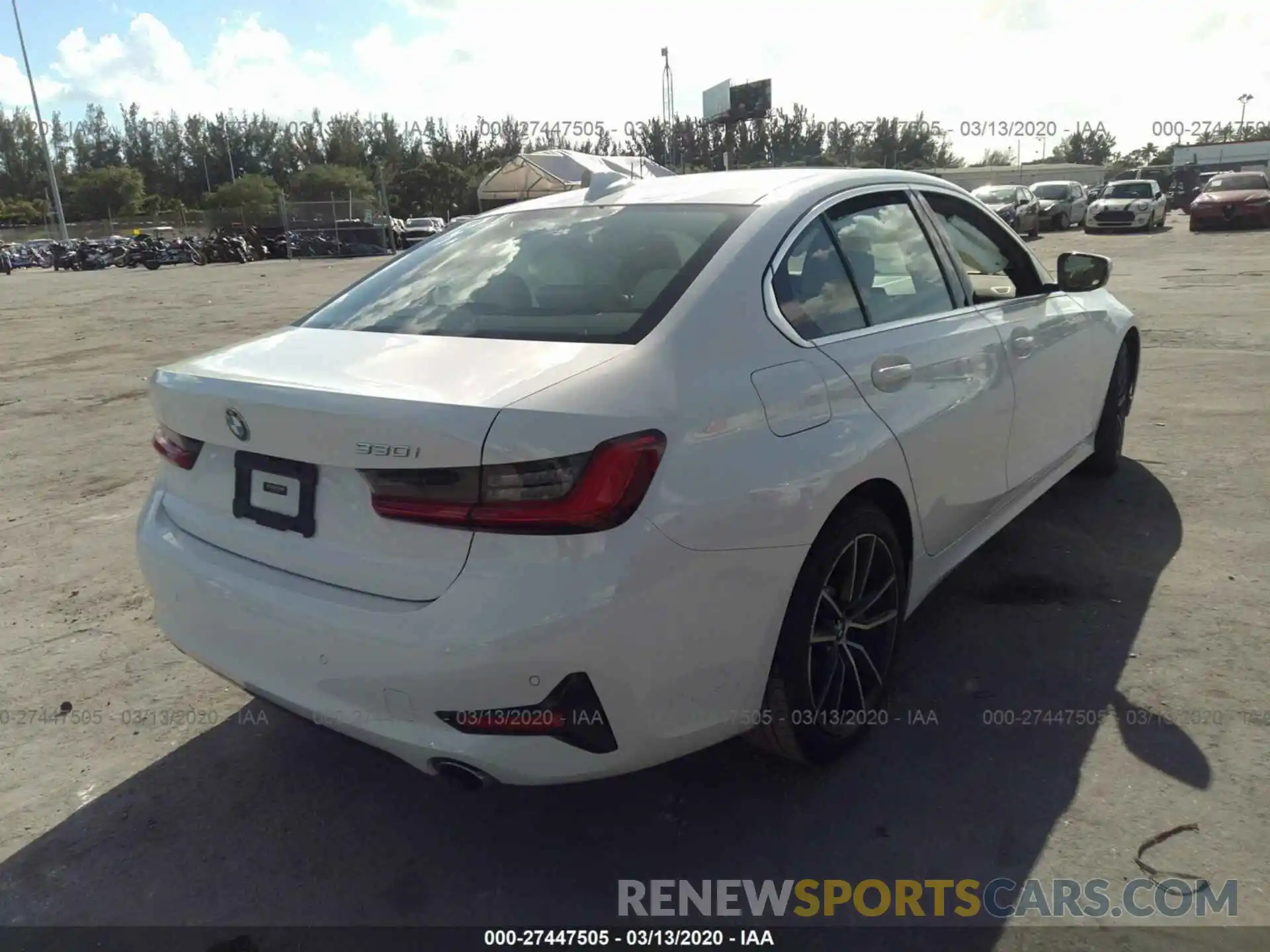 4 Photograph of a damaged car 3MW5R1J04L8B12081 BMW 330I 2020