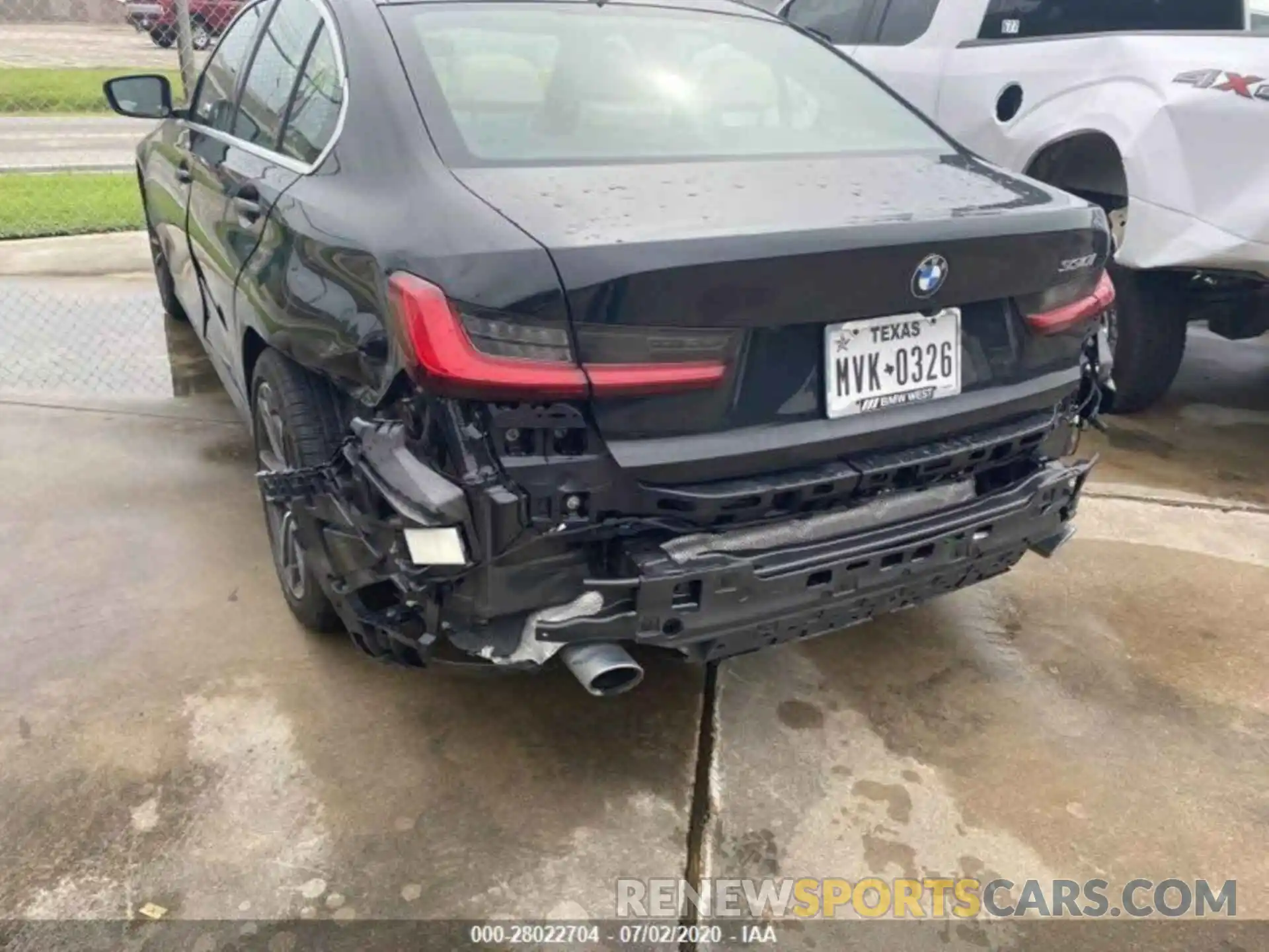 4 Фотография поврежденного автомобиля 3MW5R1J06L8B05570 BMW 330I 2020