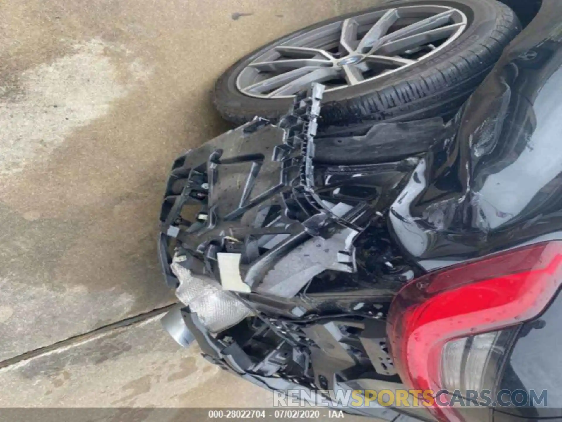 5 Фотография поврежденного автомобиля 3MW5R1J06L8B05570 BMW 330I 2020