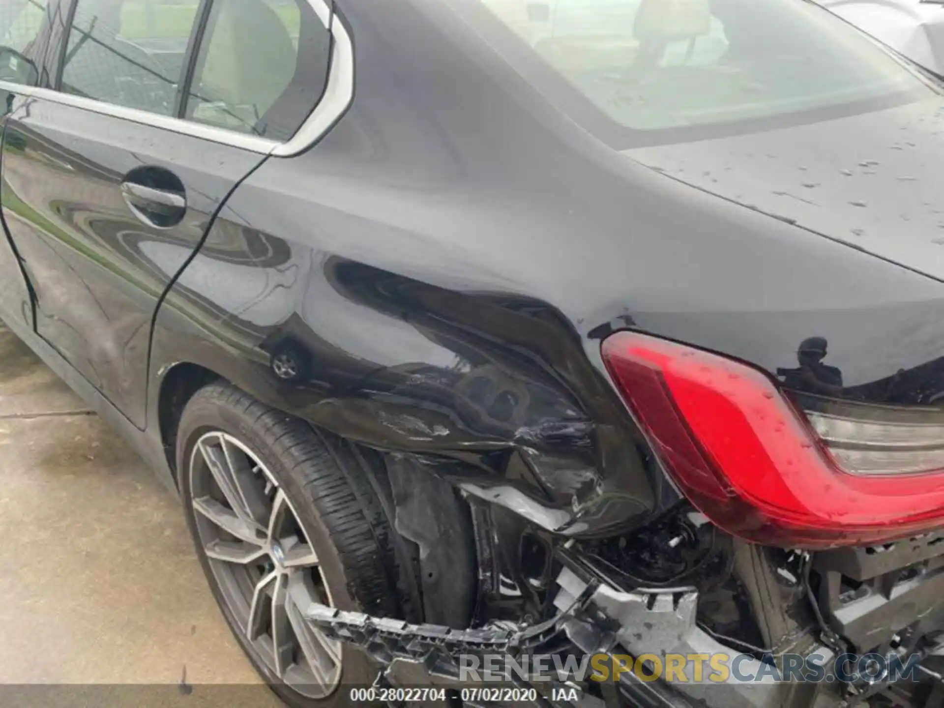 6 Фотография поврежденного автомобиля 3MW5R1J06L8B05570 BMW 330I 2020