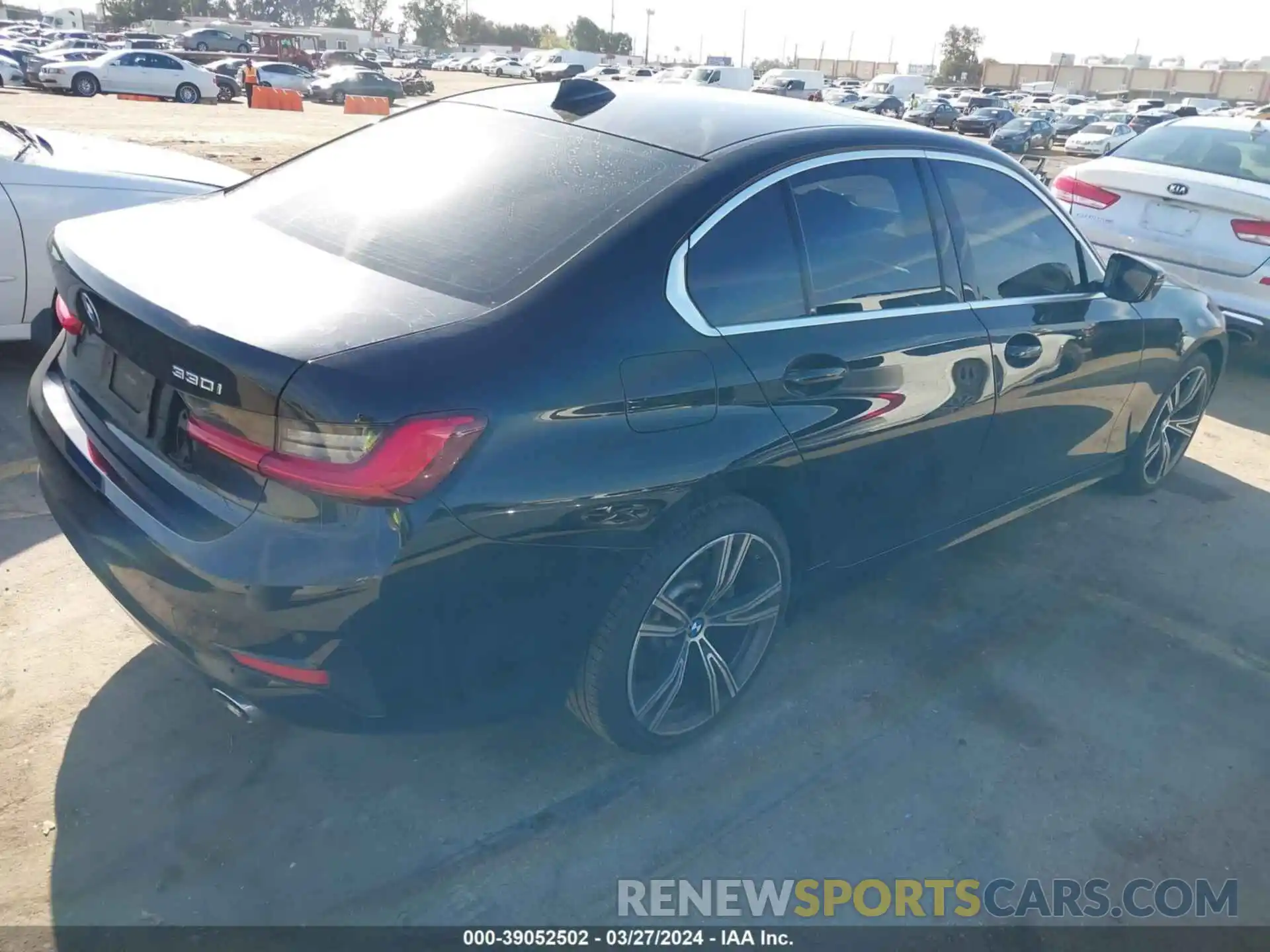 4 Photograph of a damaged car 3MW5R1J06L8B34051 BMW 330I 2020