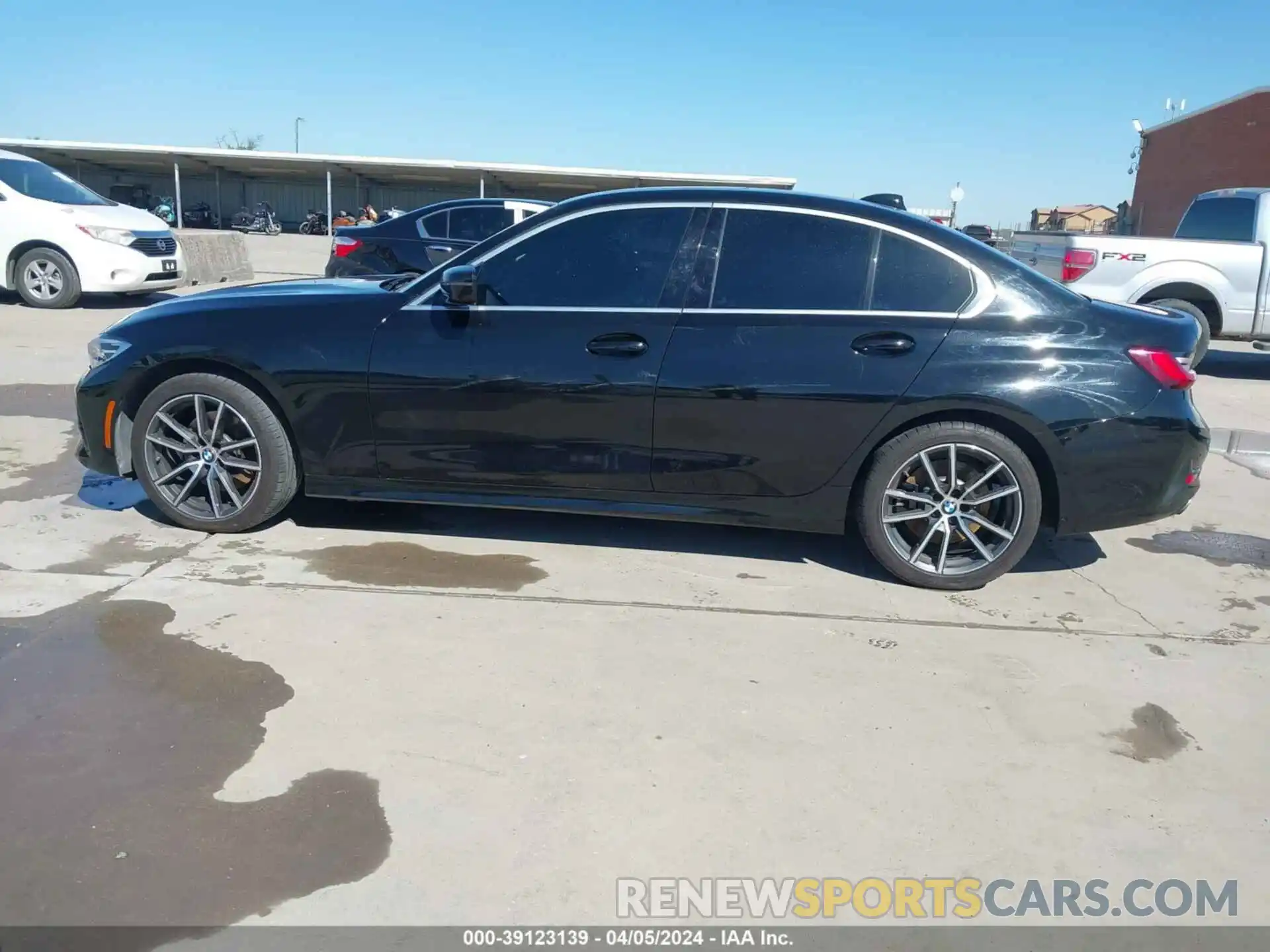 14 Photograph of a damaged car 3MW5R1J07L8B15086 BMW 330I 2020