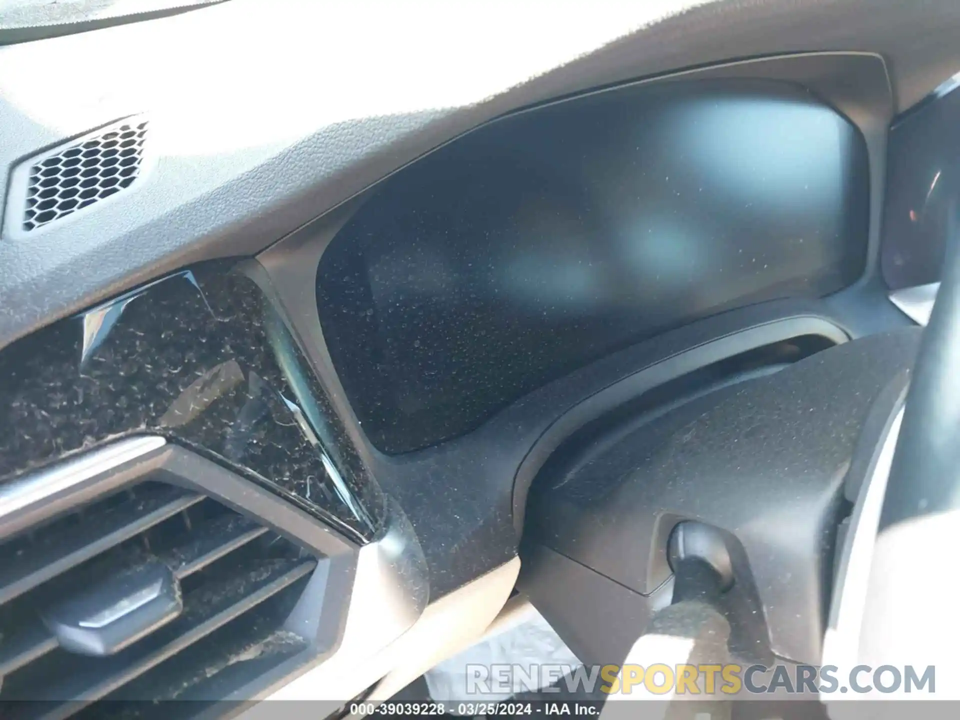 15 Photograph of a damaged car 3MW5R1J0XL8B07418 BMW 330I 2020