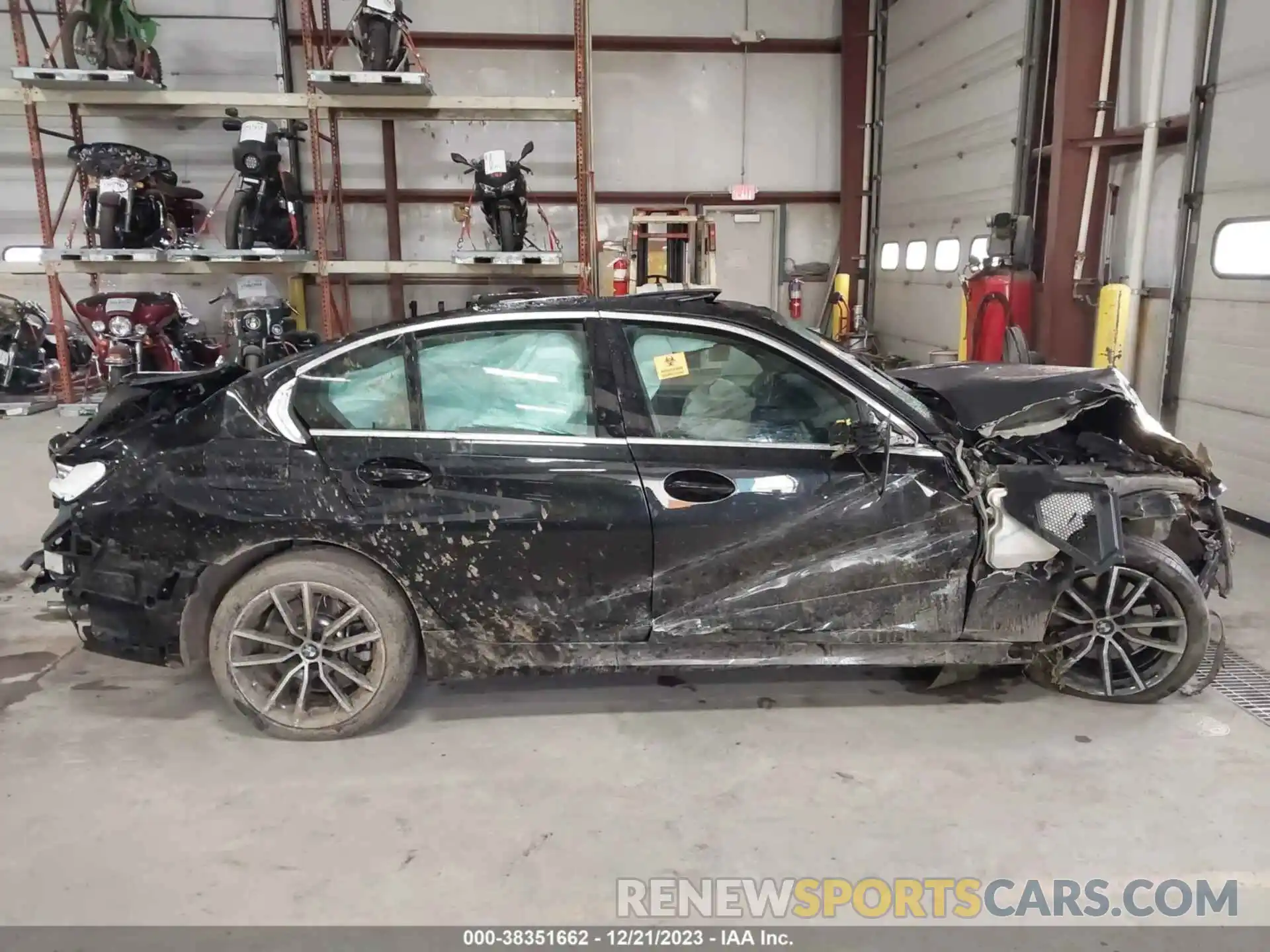 12 Фотография поврежденного автомобиля 3MW5R7J07L8B44395 BMW 330I 2020