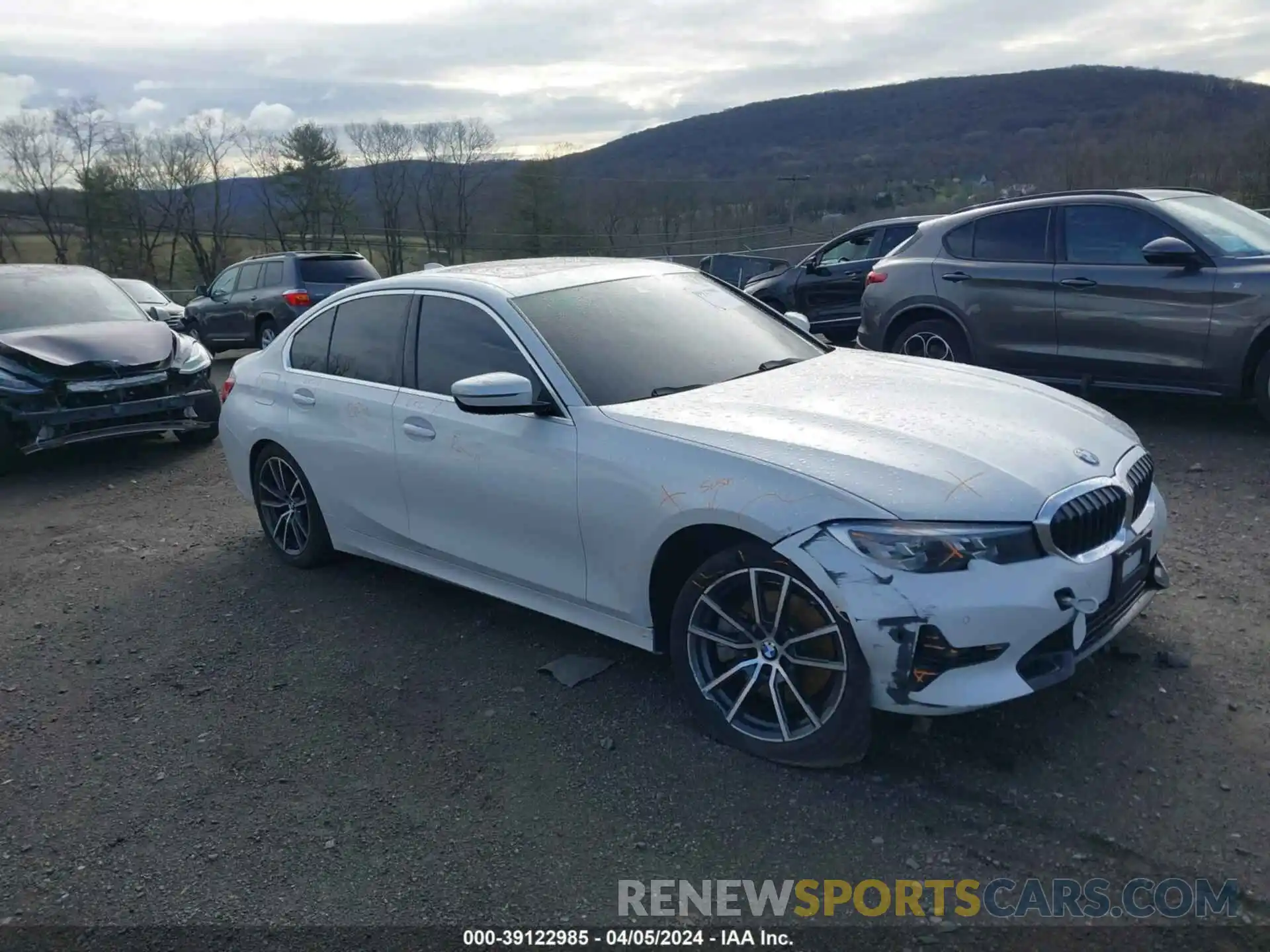 1 Photograph of a damaged car 3MW5R7J09L8B40414 BMW 330I 2020