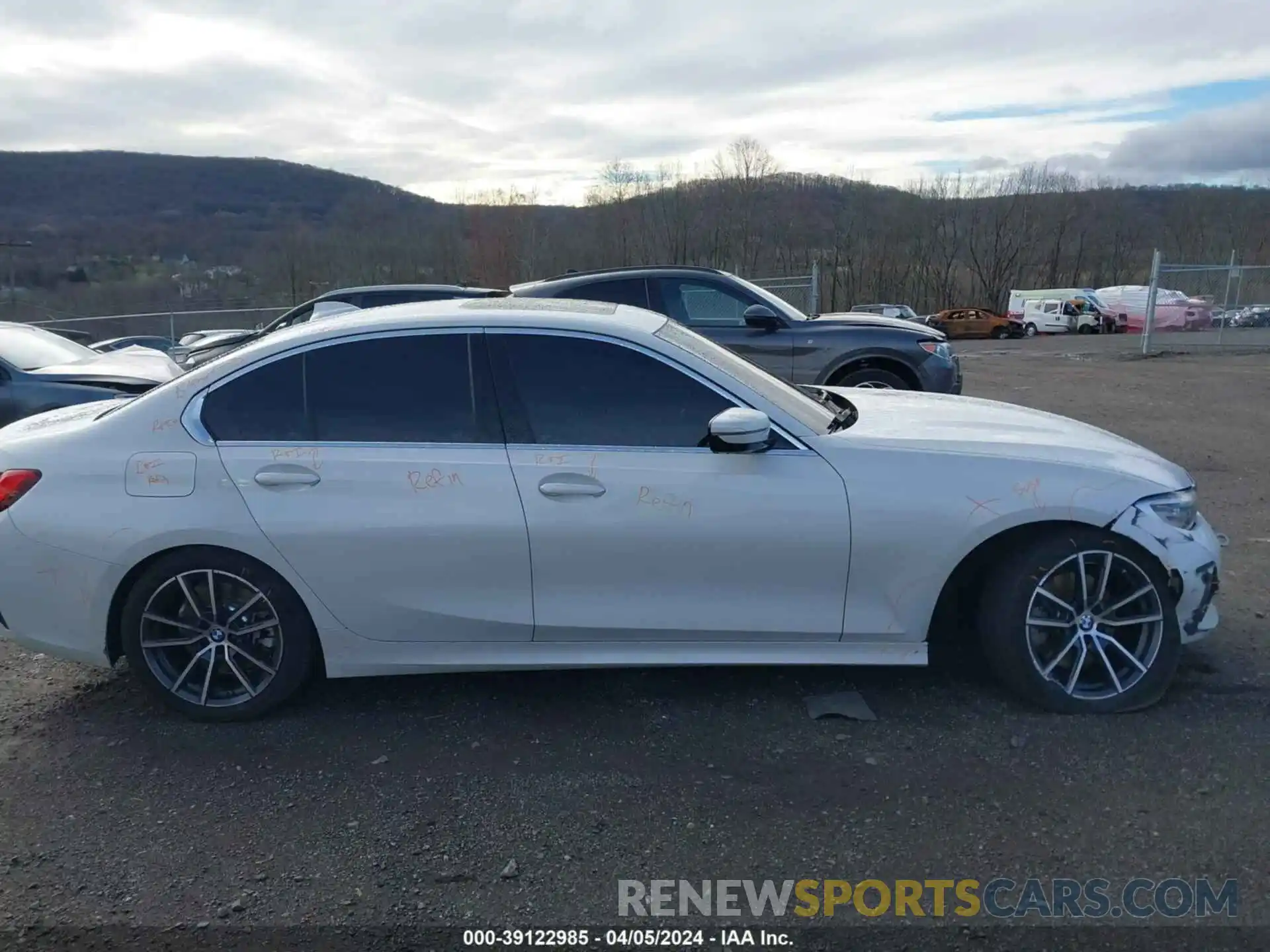 13 Photograph of a damaged car 3MW5R7J09L8B40414 BMW 330I 2020