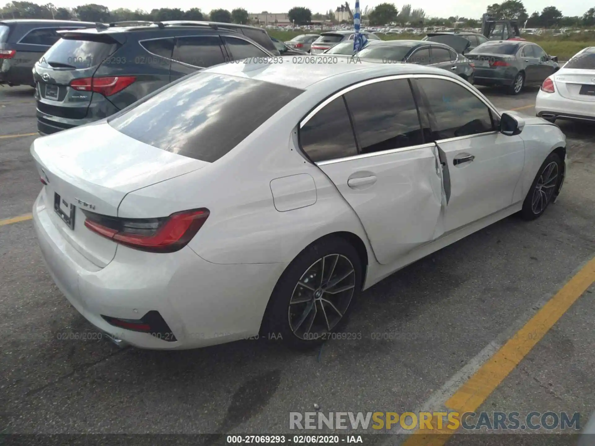 4 Photograph of a damaged car WBA5R1C00LFH38332 BMW 330I 2020