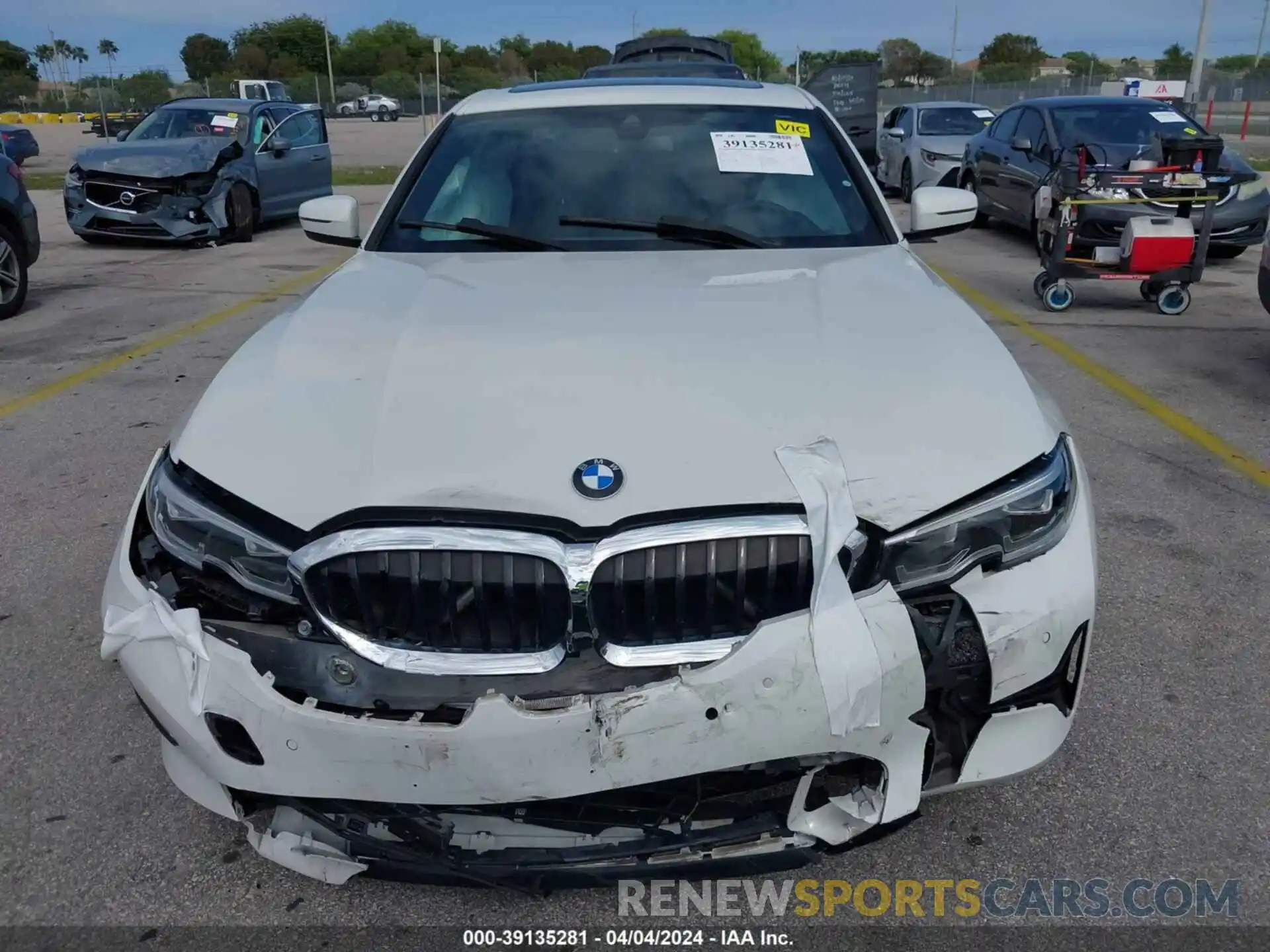 12 Фотография поврежденного автомобиля WBA5R1C01LFH49503 BMW 330I 2020