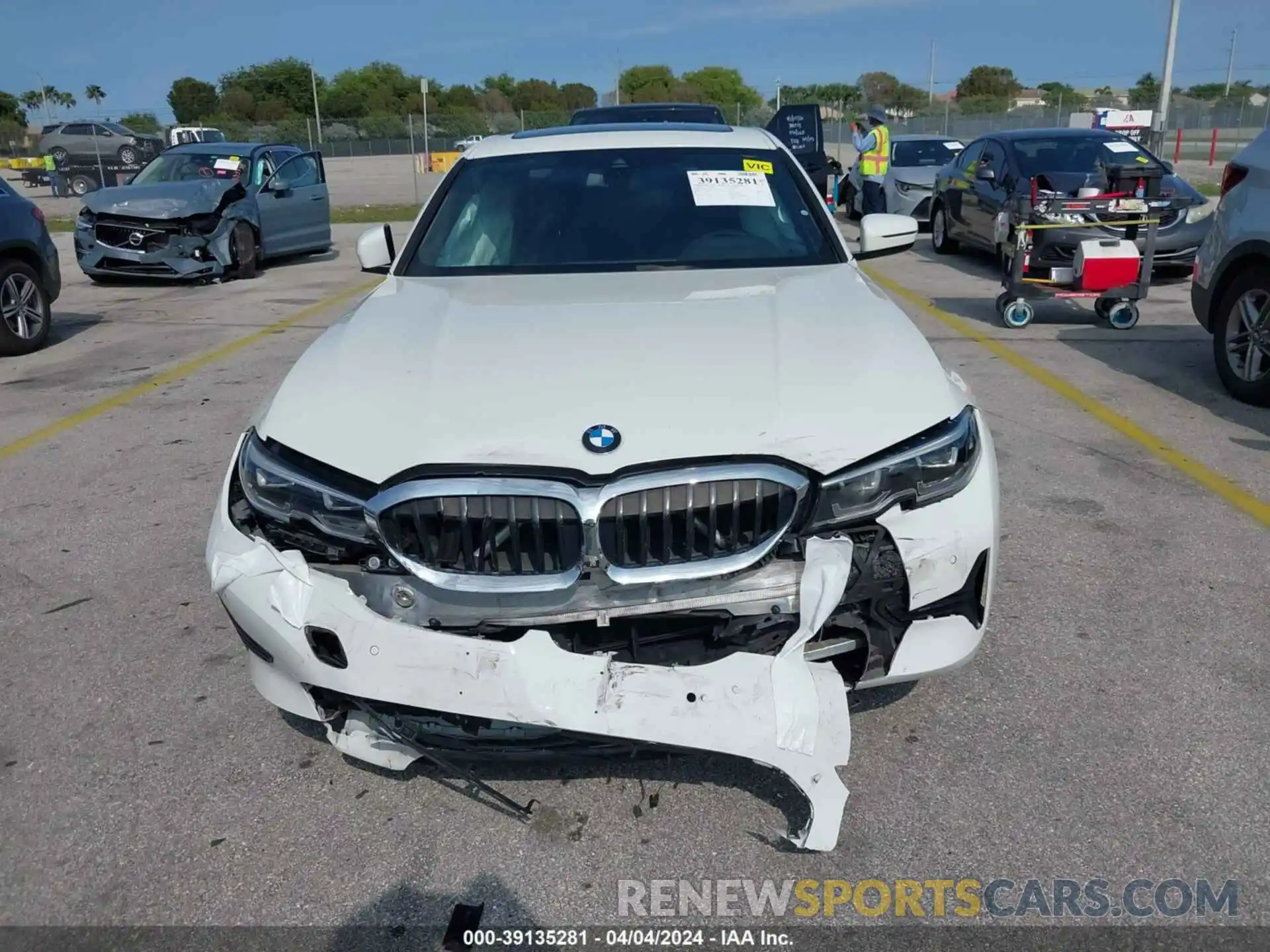 6 Фотография поврежденного автомобиля WBA5R1C01LFH49503 BMW 330I 2020
